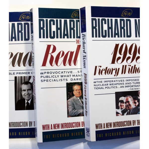 Richard Nixon. 1999 Victory without war. Real War. Leaders. 3 Bind