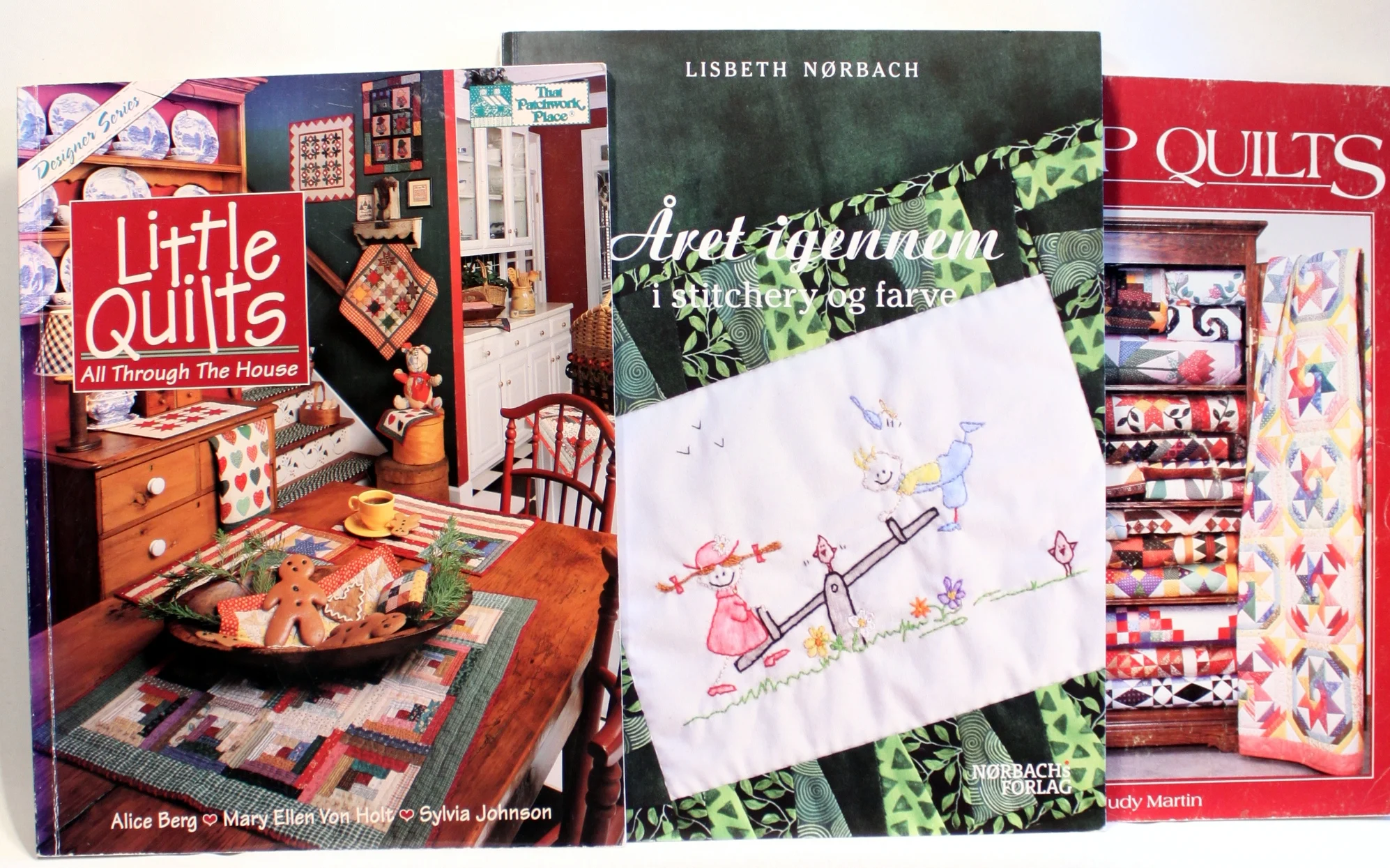 Året igennem i stitchery og farve. Little Quilts. Scrap Quilts