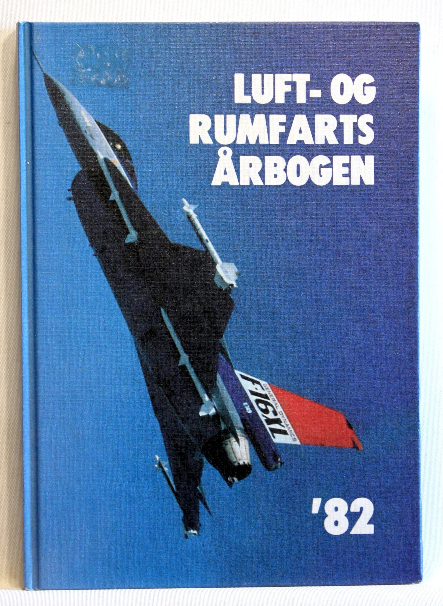Luft- og Rumfartsårbogen 82