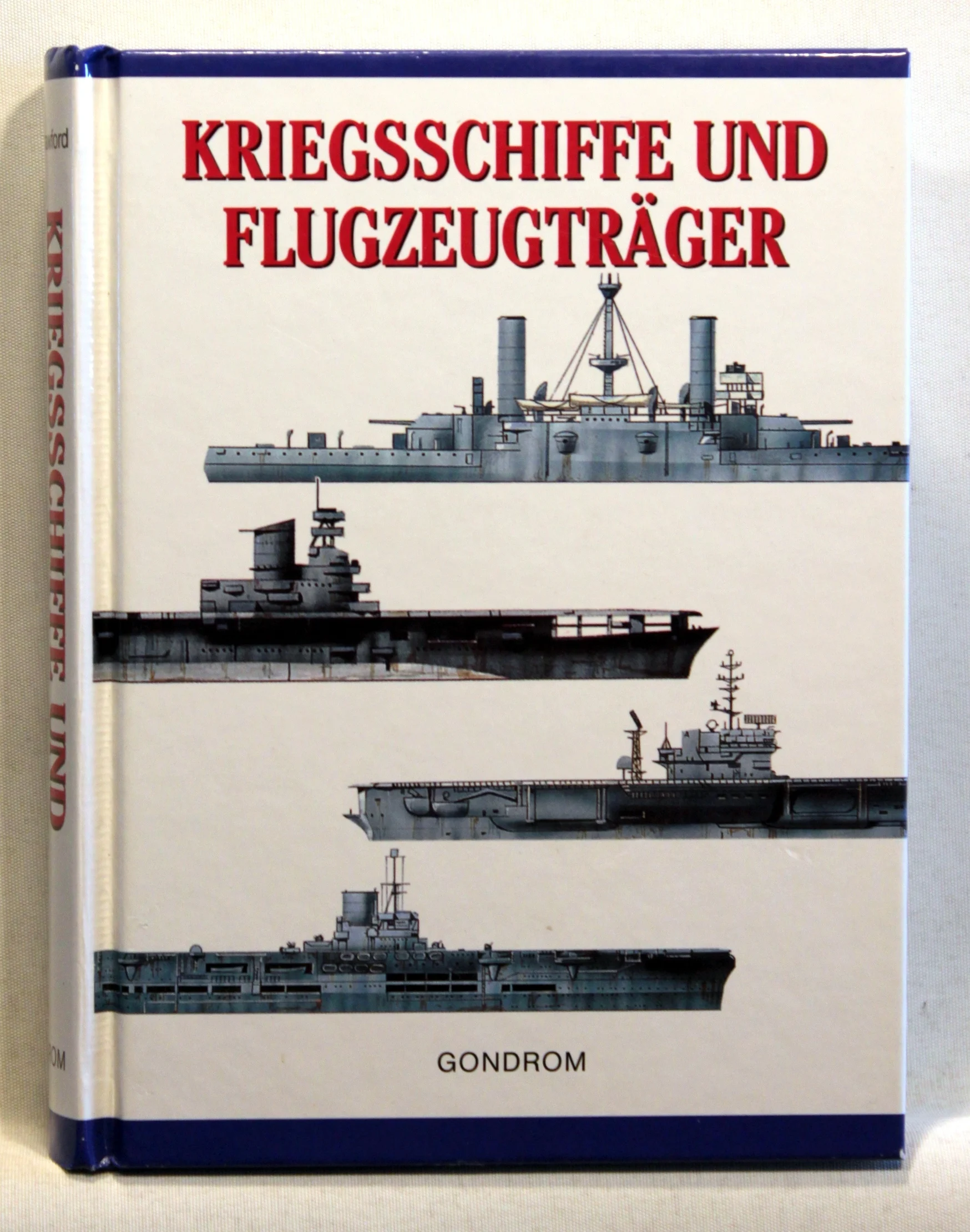 Kriegsschiffe und Flugzeugträger