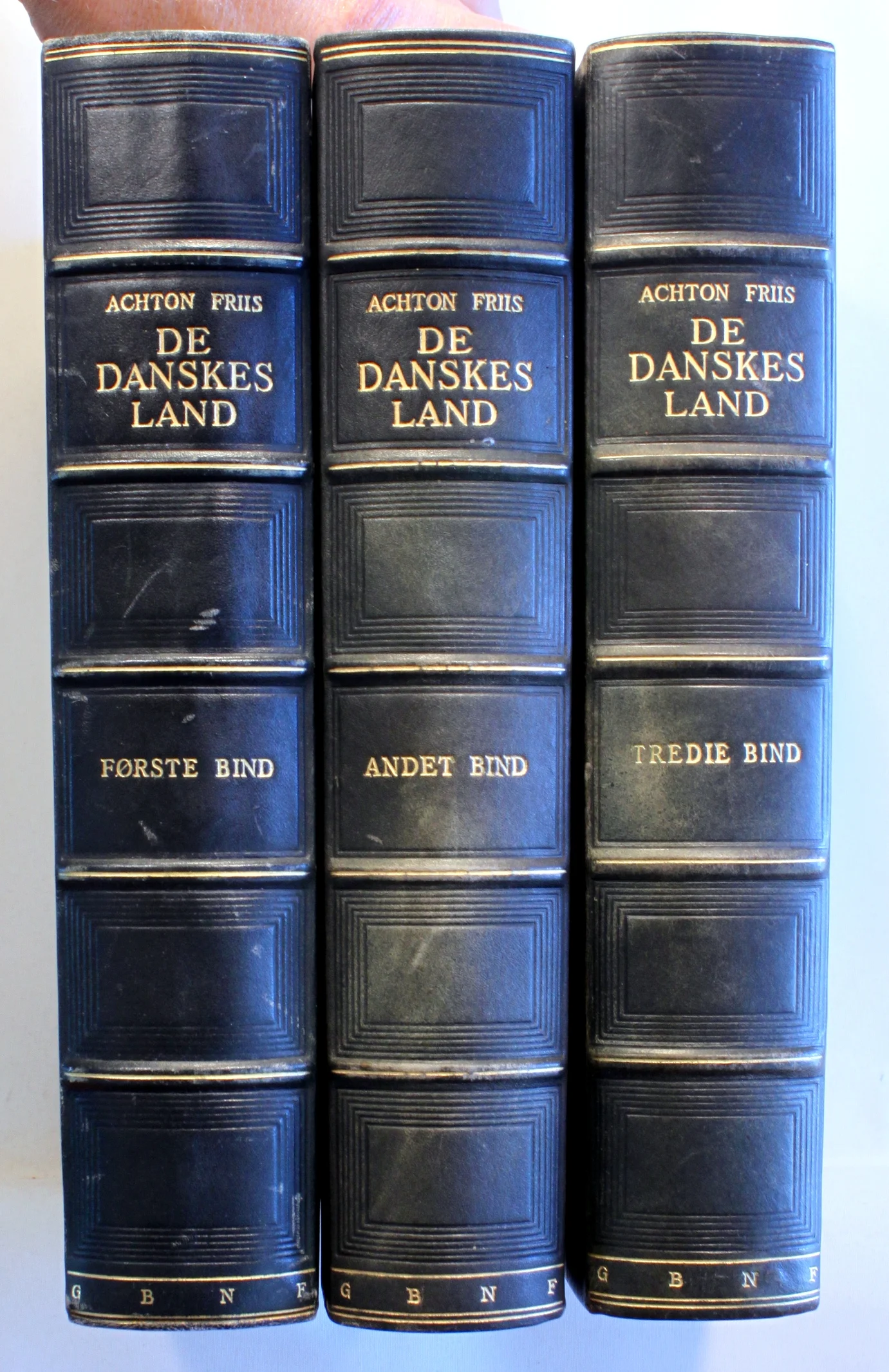 De Danskes land 1 – 3