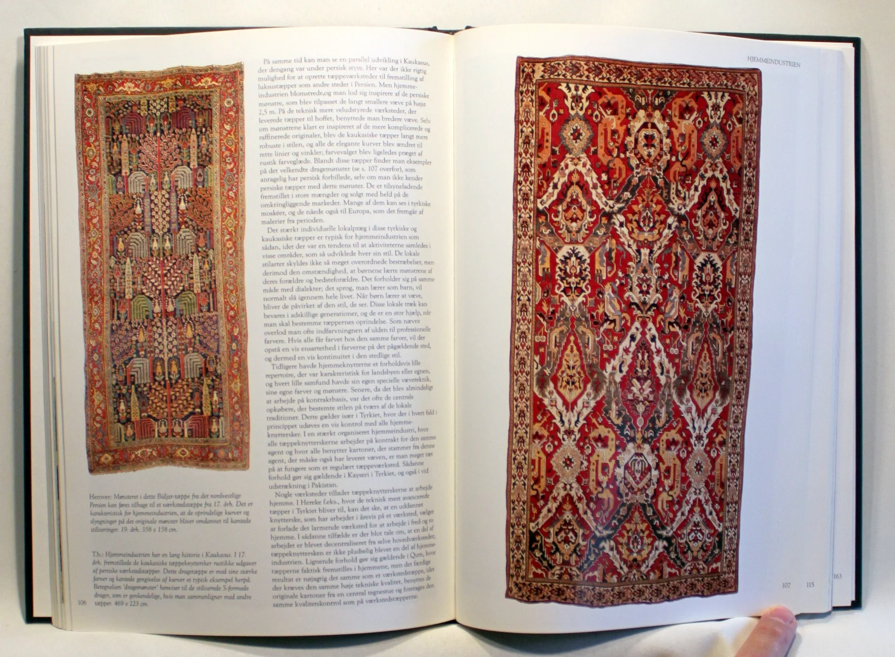 Den store bog om tæpper fra Asiens nomadetelte, landsbyhjem og byværksteder