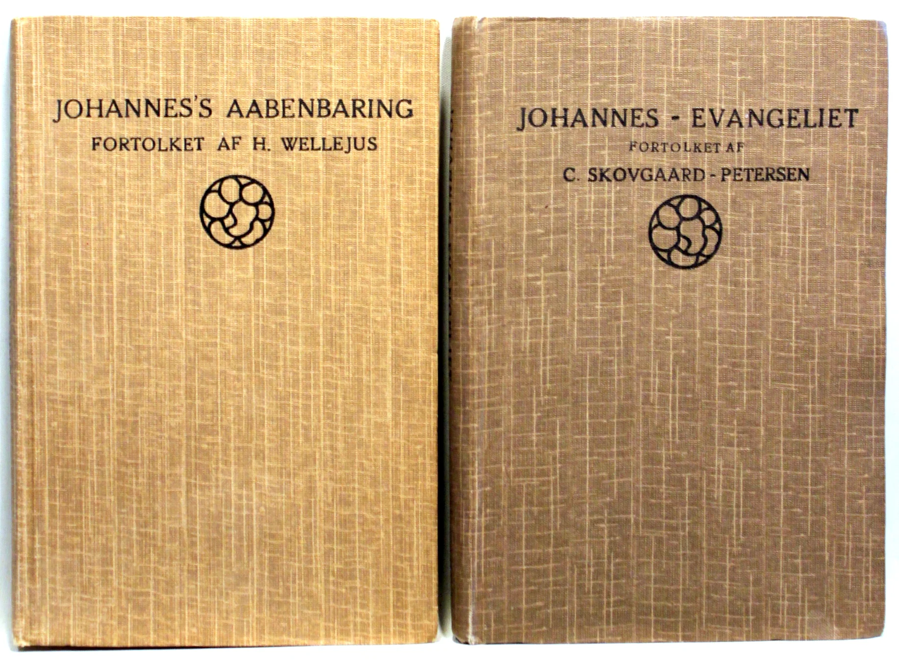 Johannes’s Aabenbaring fortolket af H. Wellejus. Johannes-Evangeliet fortolket af C. Skovgaard-Petersen