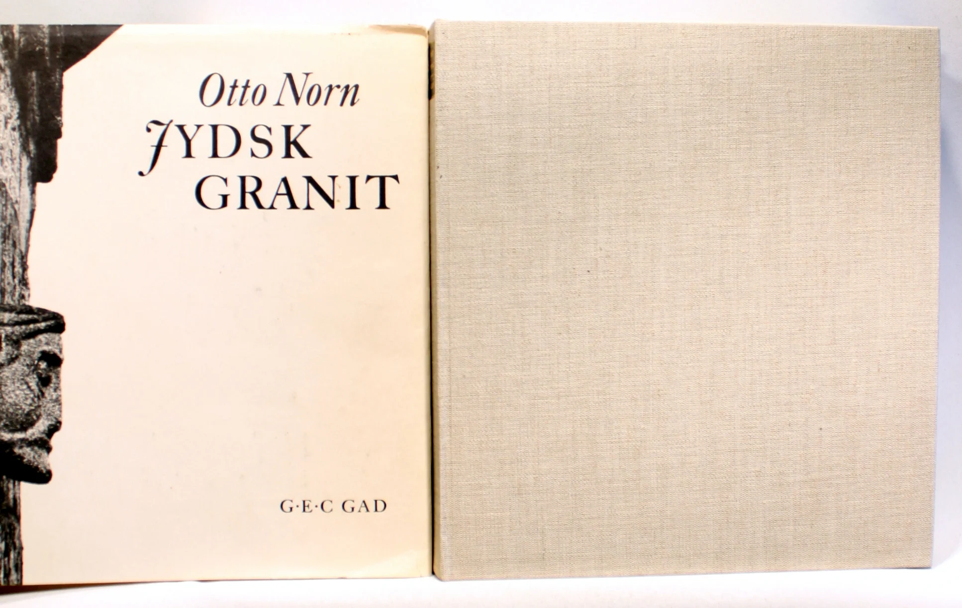 Jydsk granit. Romanske portaler og fonte