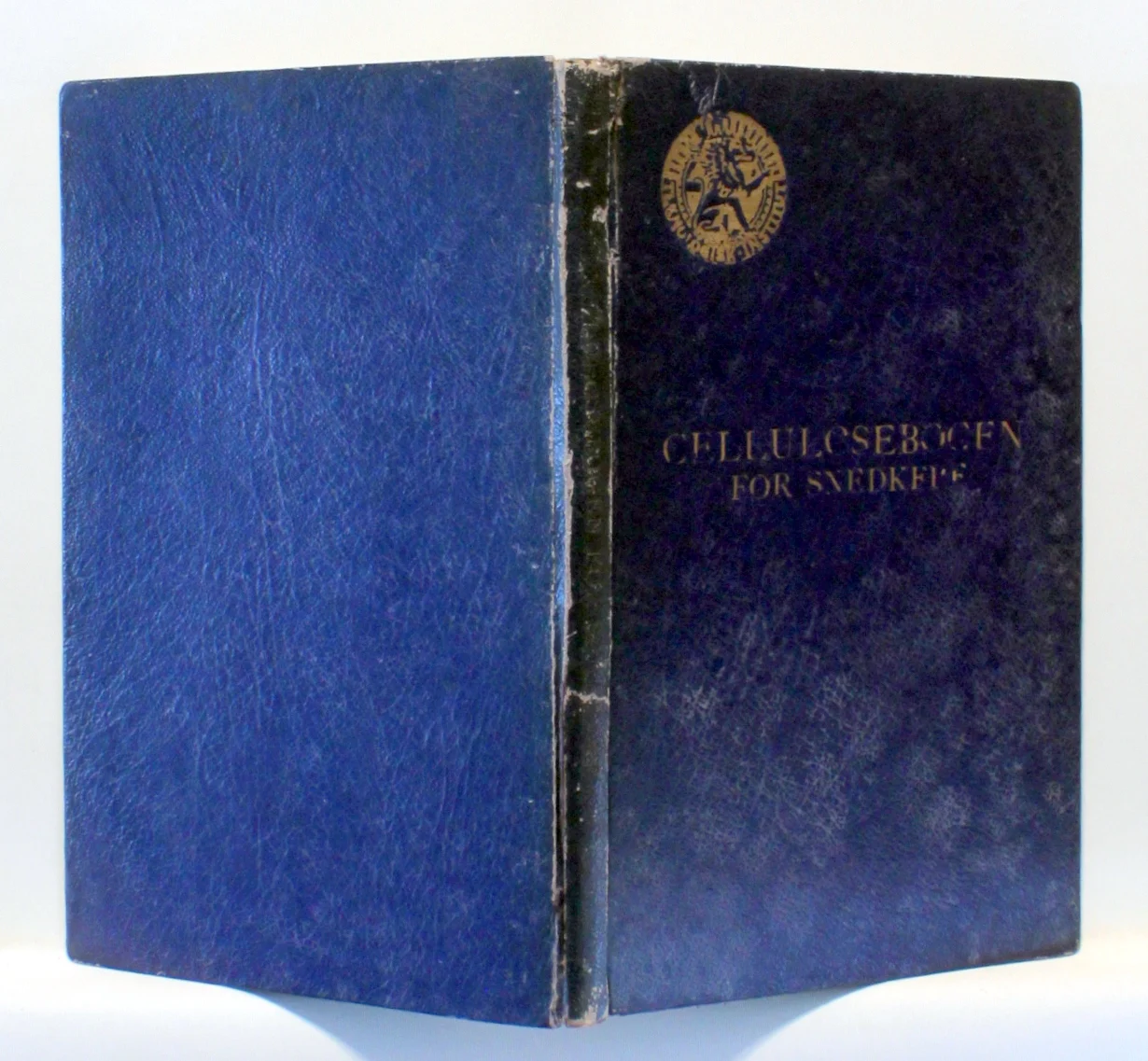Cellulosebogen for snedkere. Vejledning i praktisk cellulose-behandling af træ