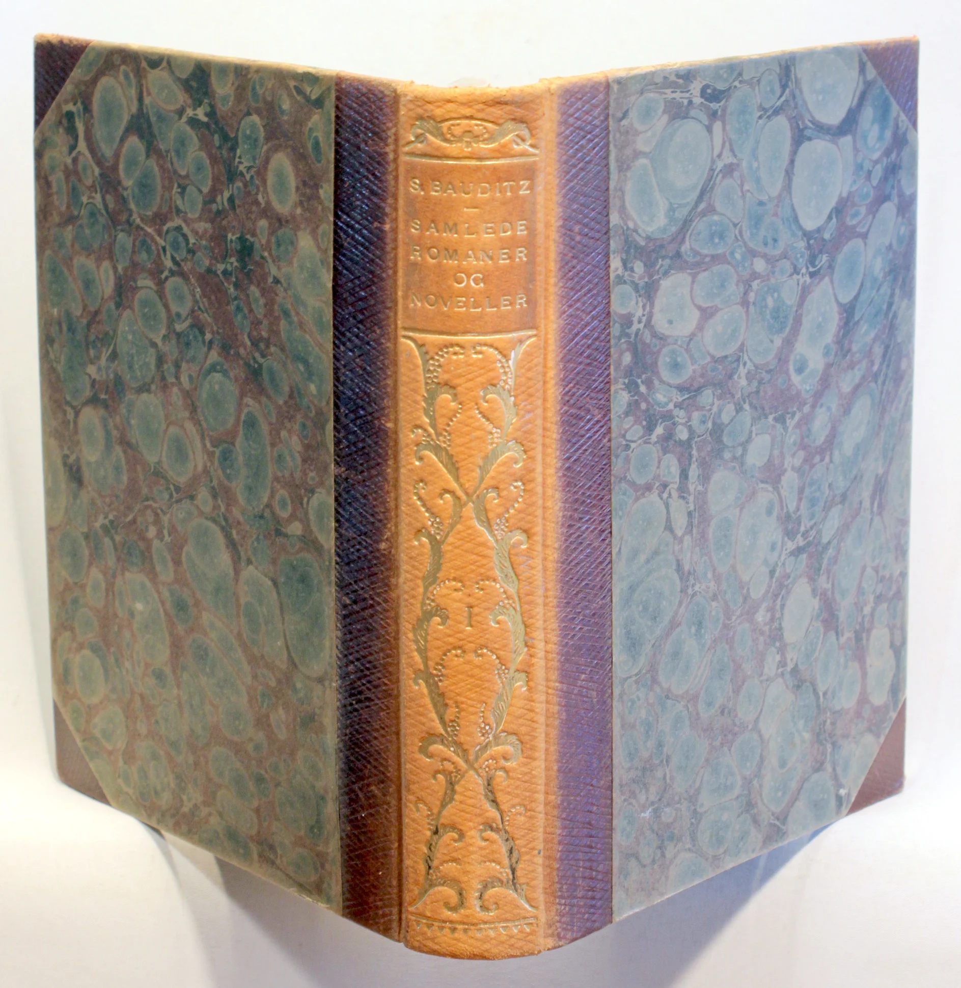 Historier fra Skovridergaarden. Krøniker fra Garnisonsbyen