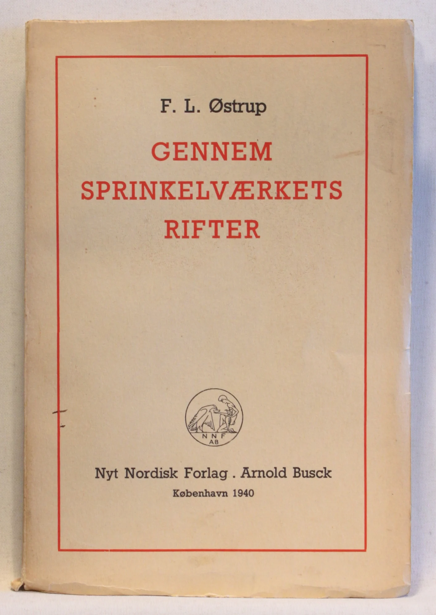 Gennem Spinkelværkets rifter