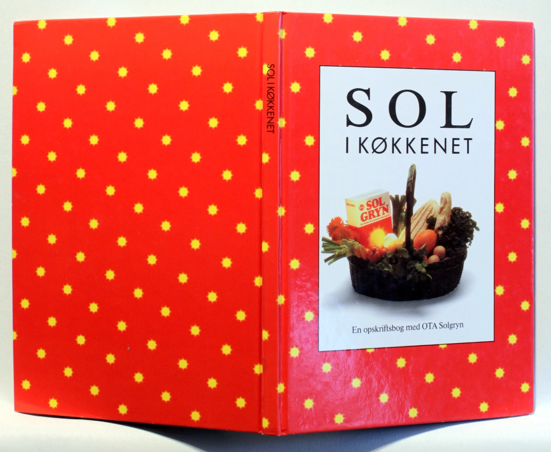Sol i køkkenet. En opskriftsbog med OTA Solgryn