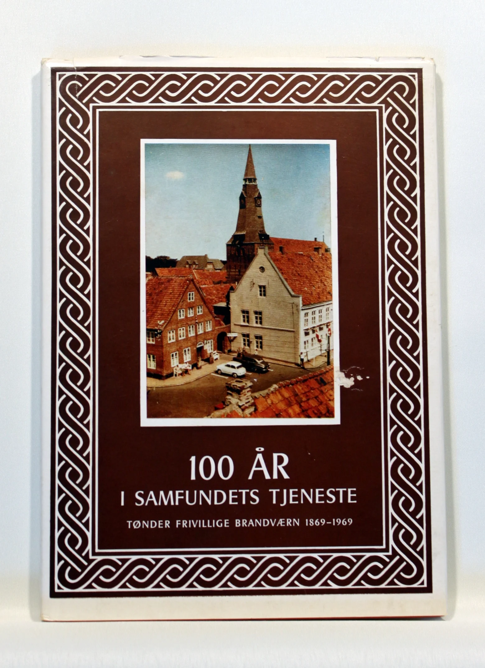 100 år i samfundets tjeneste. Tønder Frivillige Brandværn 1869-1969