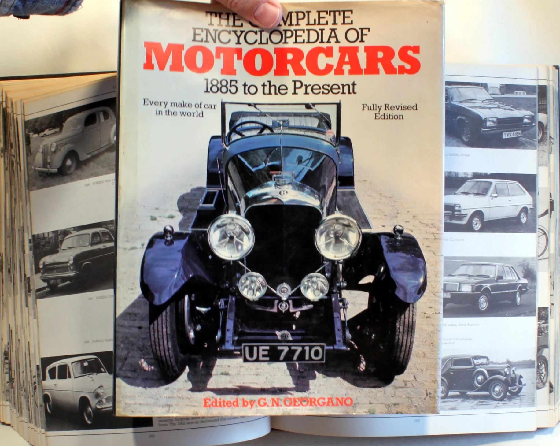 The Complete Encyclopaedia of Motor Cars