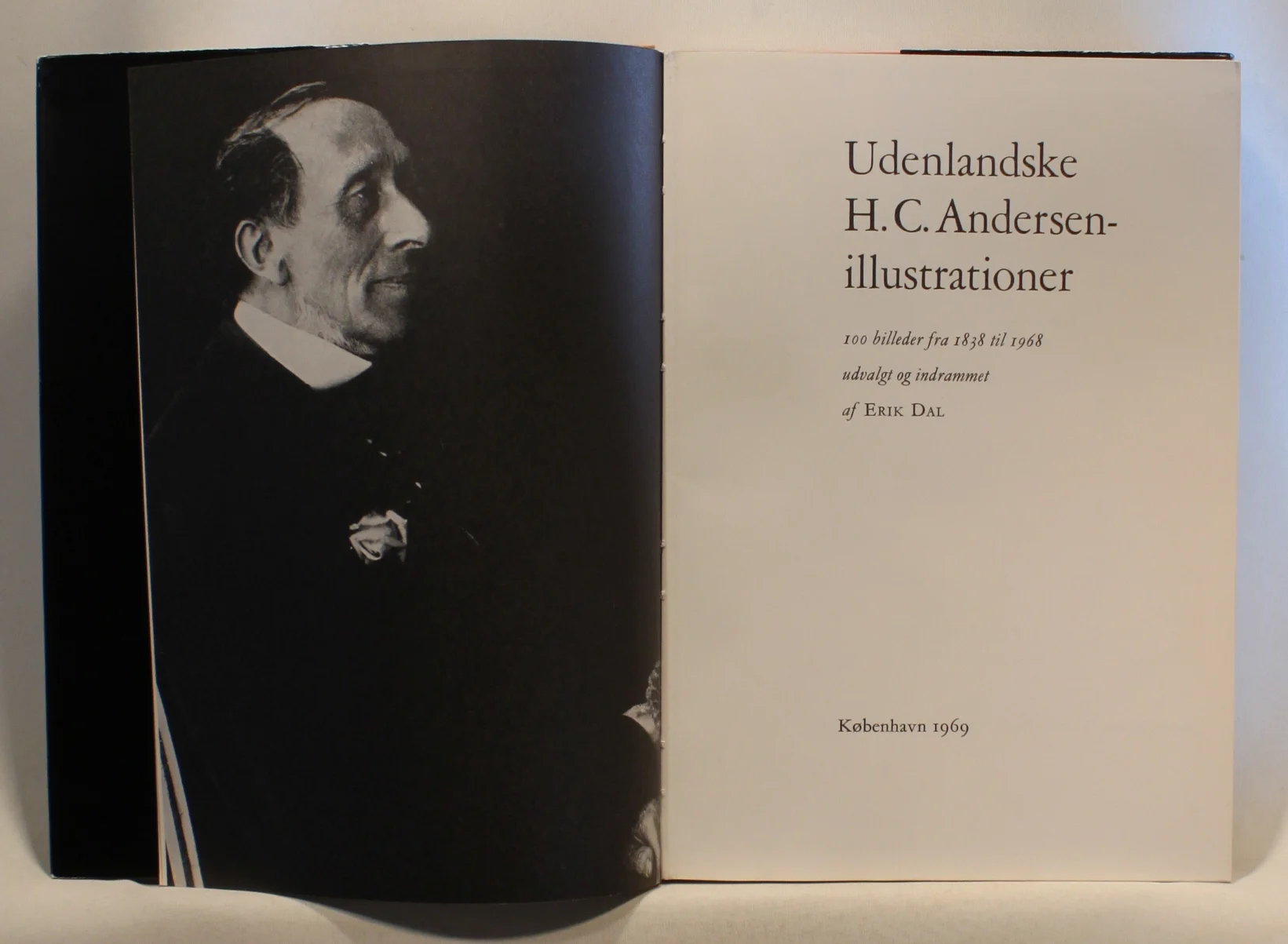 Udenlandske H.C. Andersen-illustrationer. 100 billeder fra 1838 til 1968