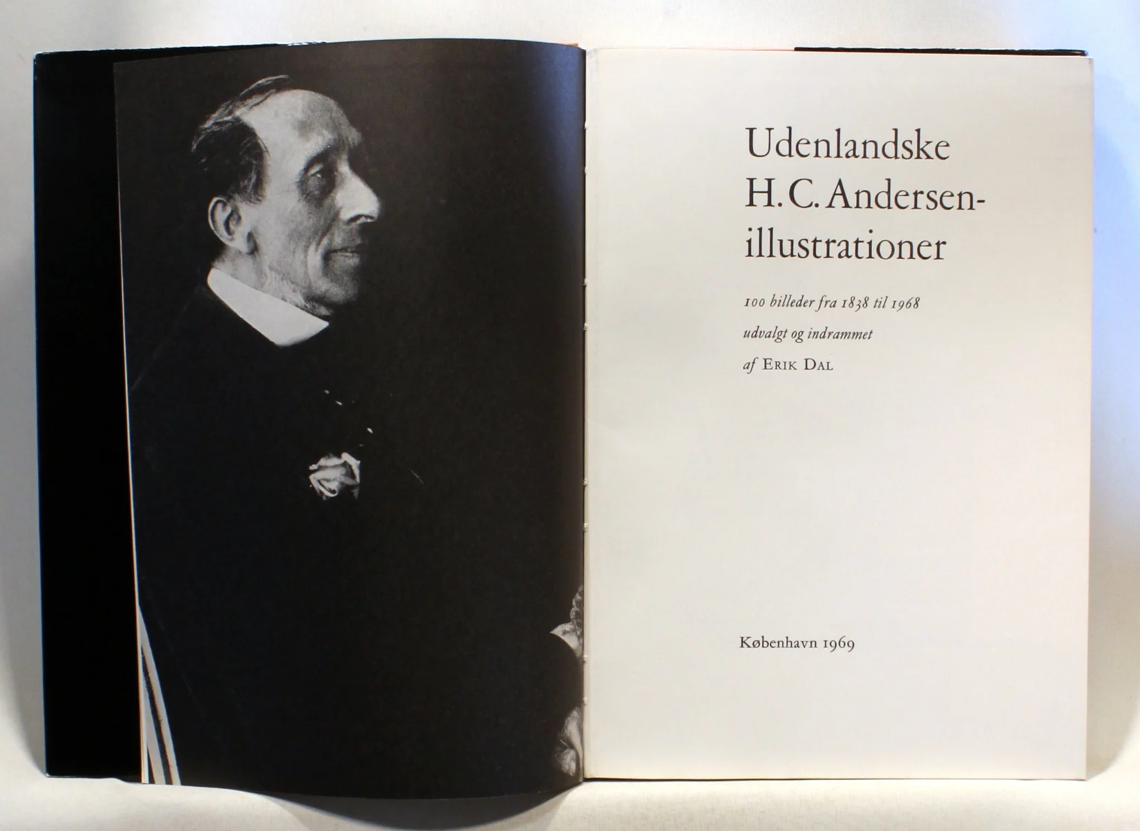 Udenlandske H.C. Andersen-illustrationer. 100 billeder fra 1838 til 1968