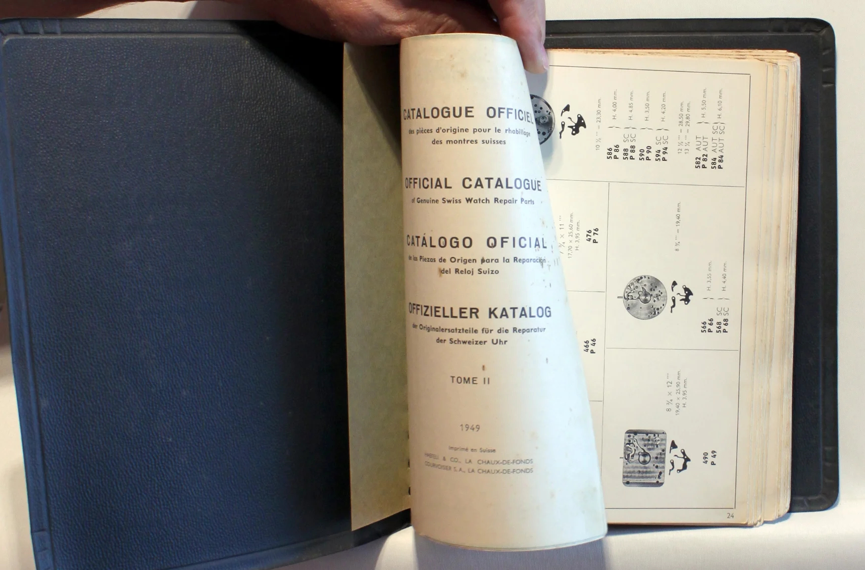 Catalogue officiel des Pieces de rhabillage pour montres suisses / Offizieller Katalog der Ersatzteile für die Reparatur der Schweizer Uhr.