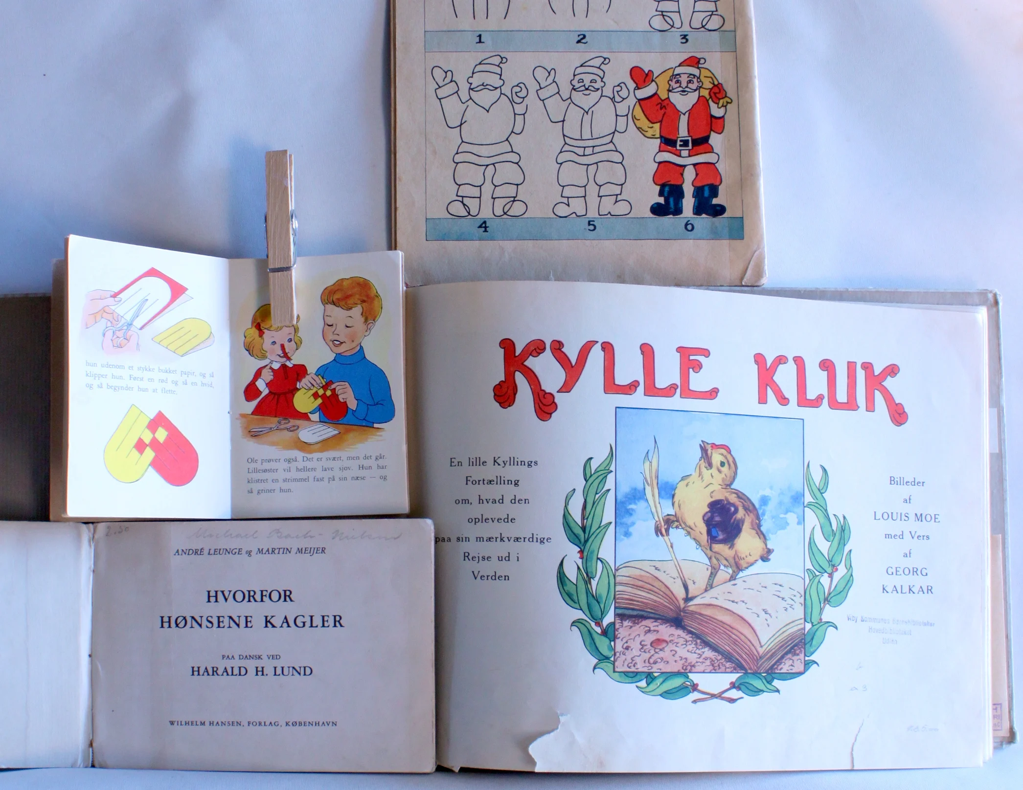 Bogomslag: Kylle Kluk. Rudolf med den røde tud. Hvorfor hønsene kagler. Ole og Lillesøster laver julestads af Georg Kalkar, Louis Moe, André Leunge, Martin Meijer, Interpresse København,