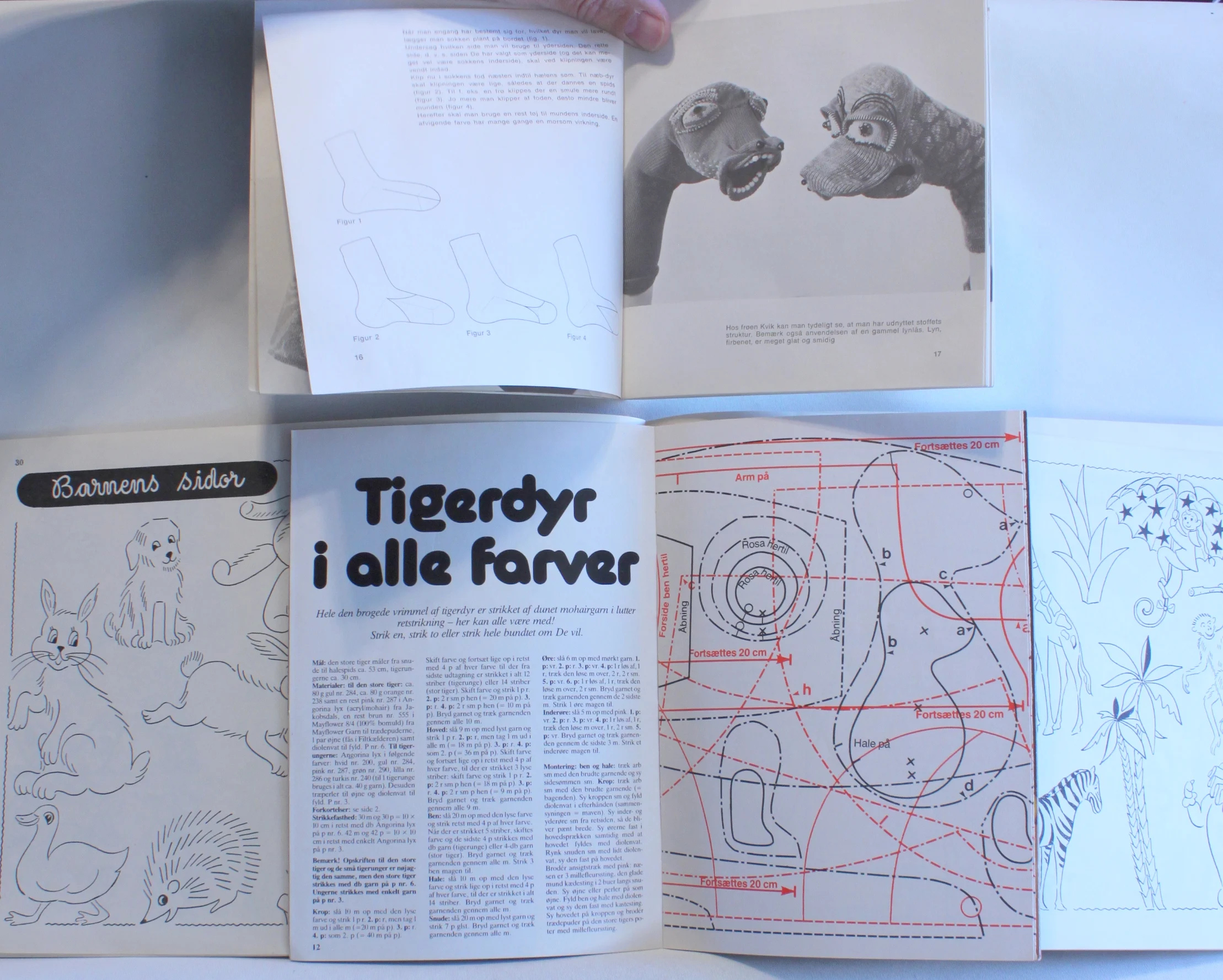 Bogomslag: Namna och Brodera. Sokkedukker. Krammedyr af S. Lawergren. Hetty Mooi. Alt om Håndarbejde