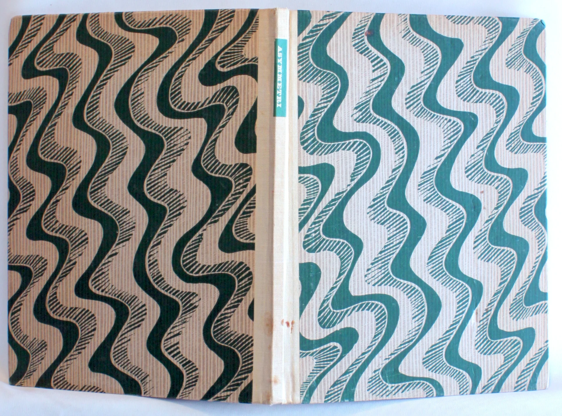 Asymmetri i Typografi