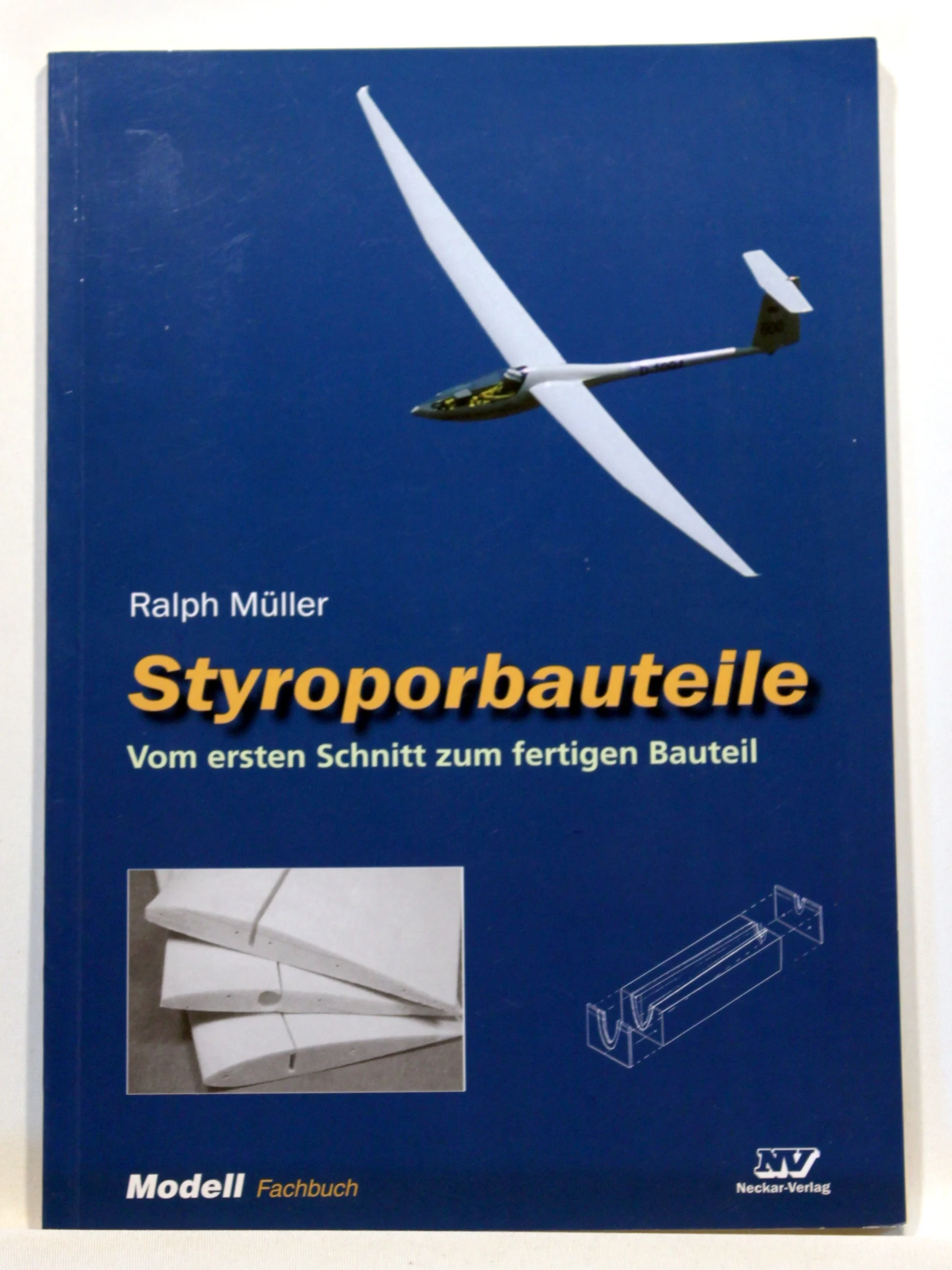 Styroporbauteile. Vonersten Schnitt zum fertigen bauteil