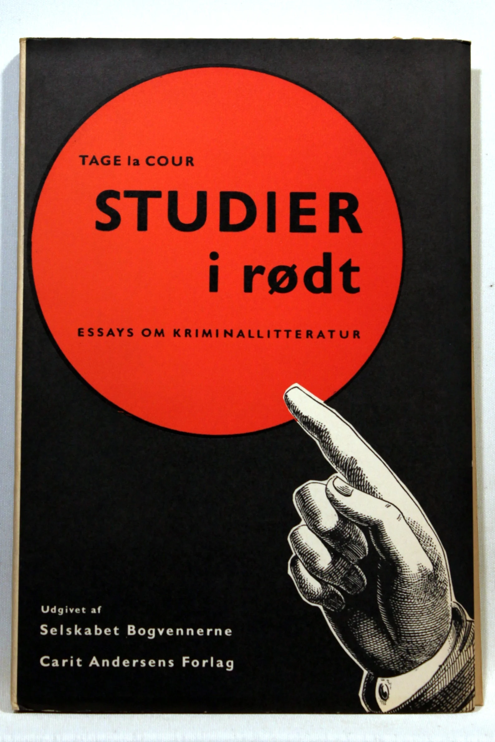 Studier i rødt. Essays om kriminallitteratur