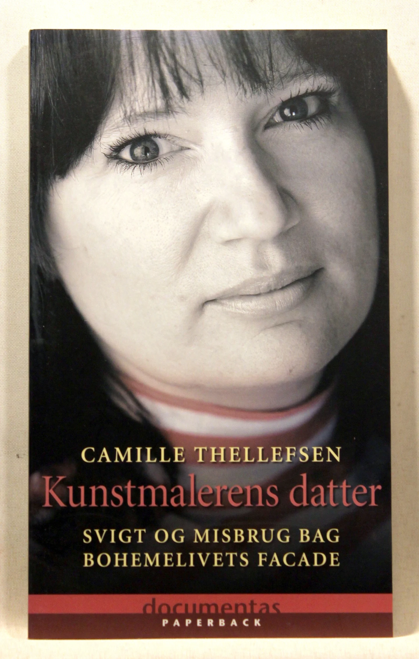 Kunstmalerens datter. Svigt og misbrug bag bohemelivets facade