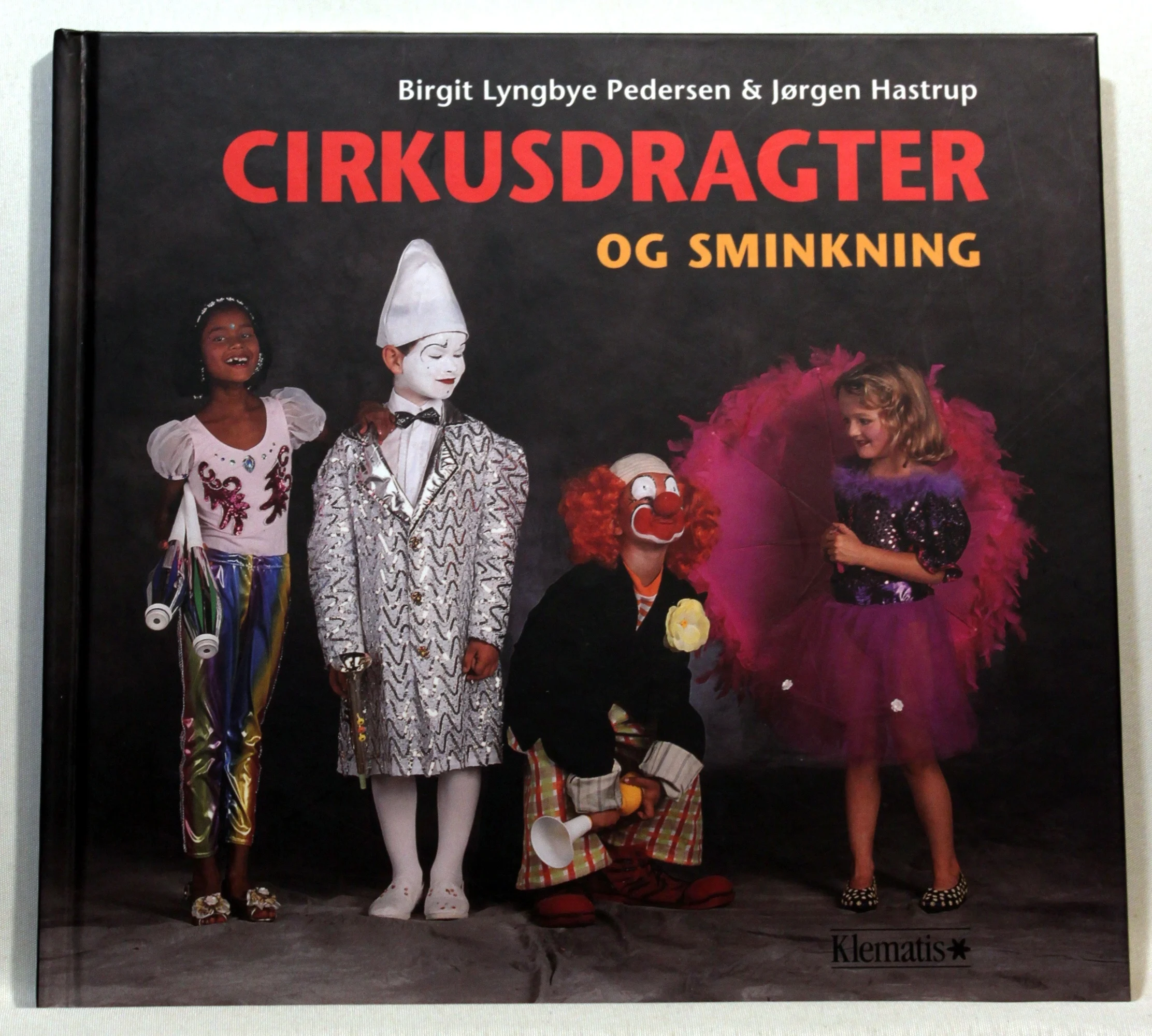 Cirkusdragter og sminkning
