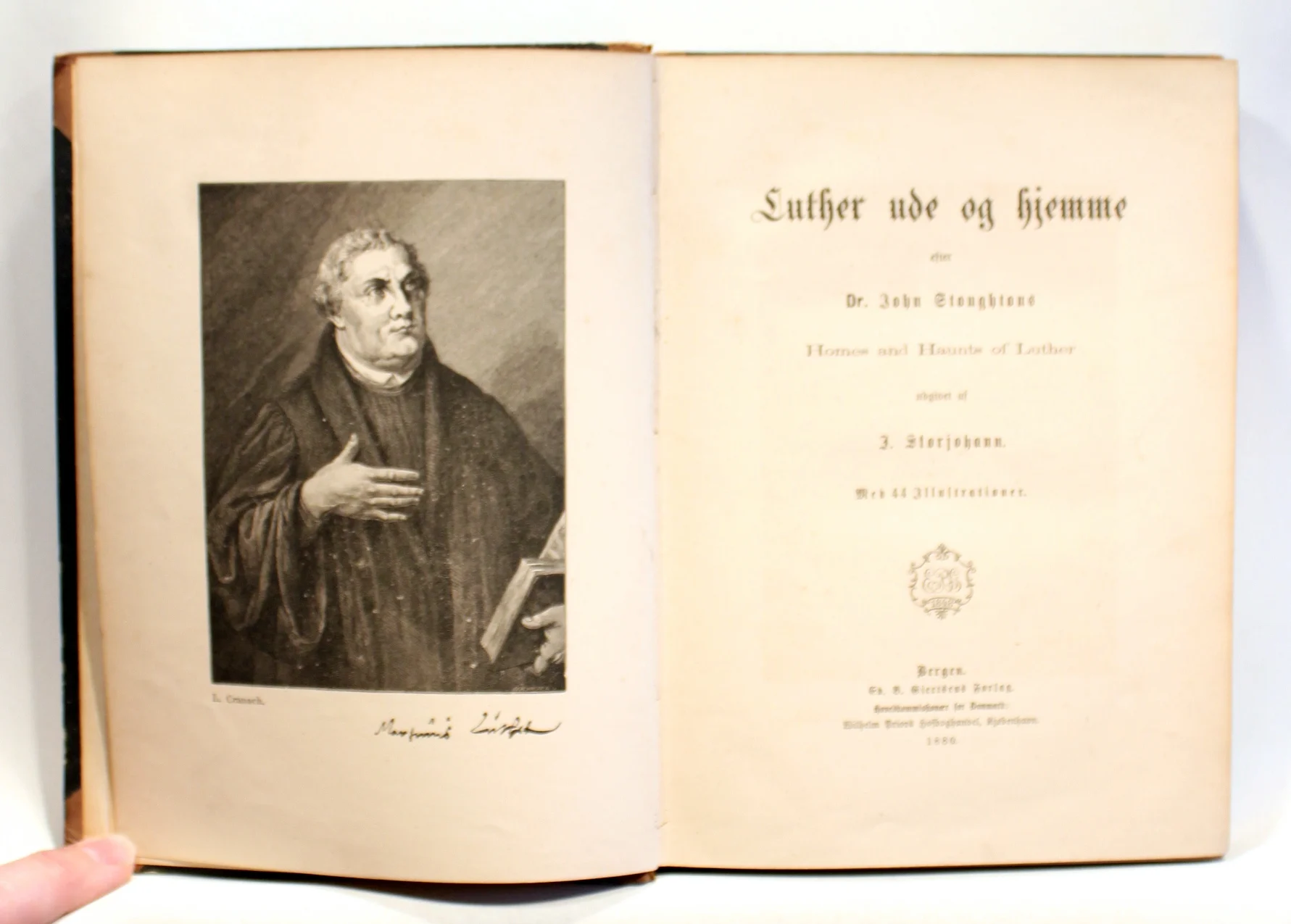 Luther ude og hjemme