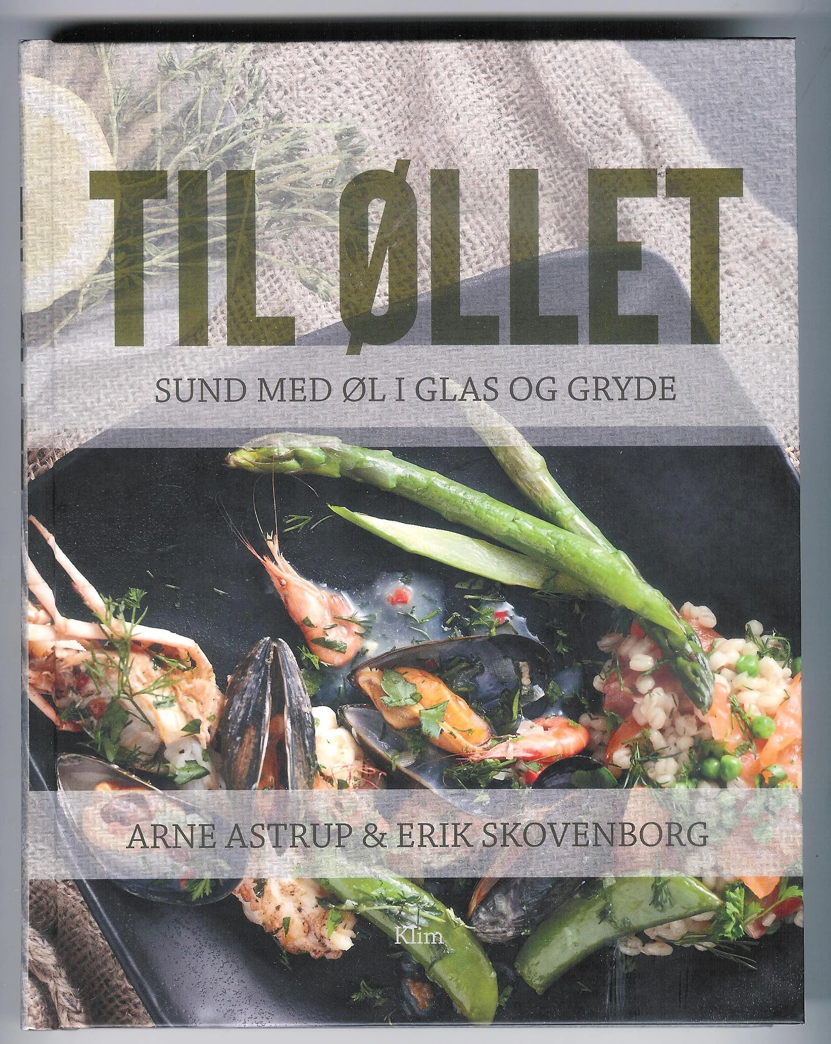Til øllet. Sund med øl i glas og gryde