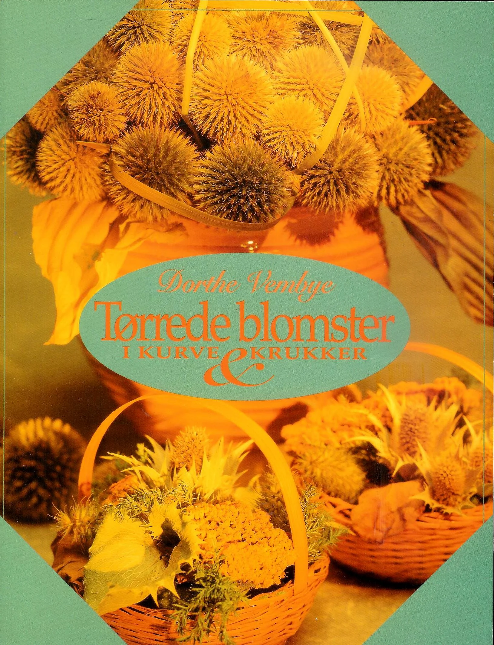 Tørrede blomster i kurve og krukker