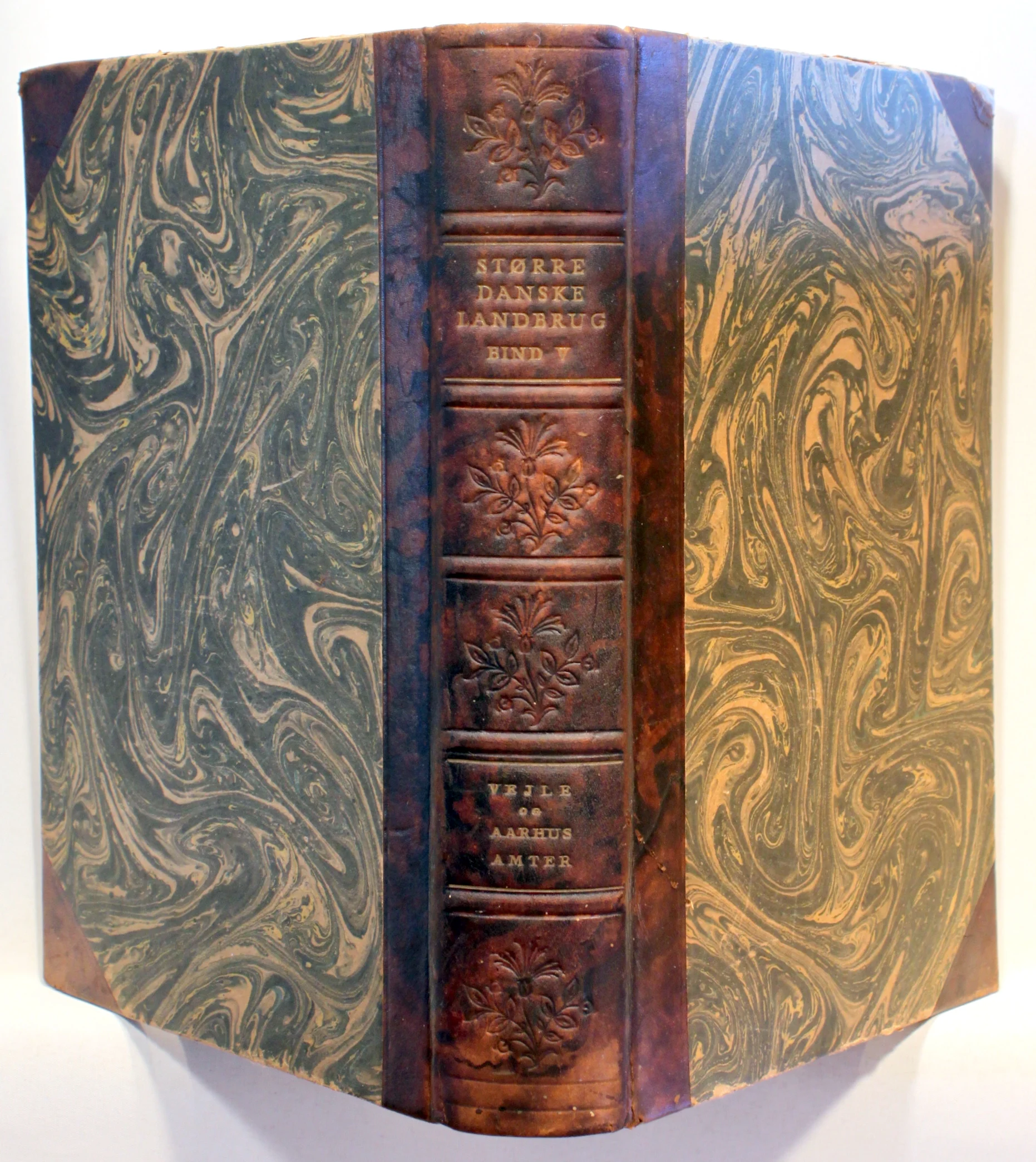 Større Danske Landbrug. Vejle og Aarhus Amterbind. Bind V.