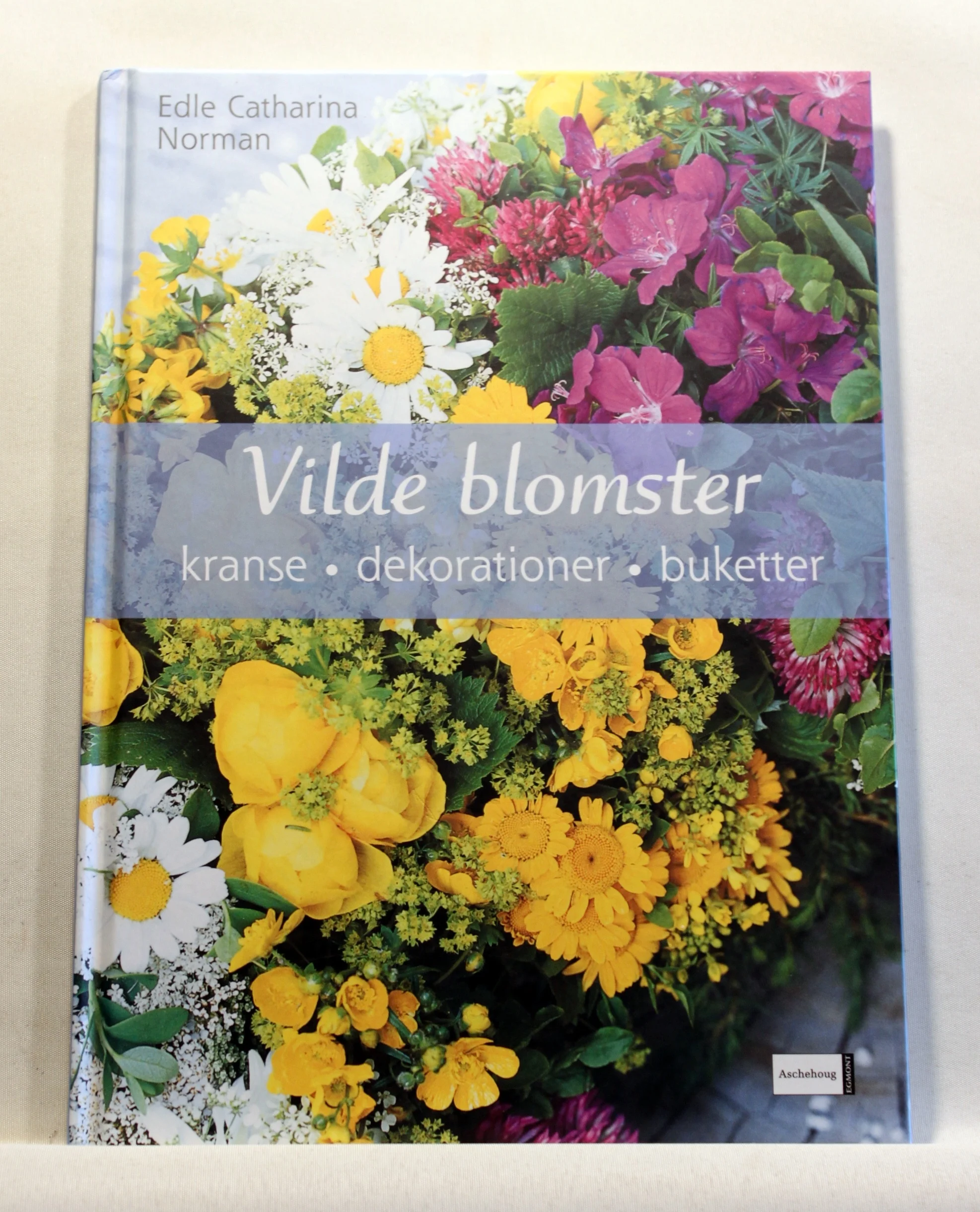 Vilde blomster. Kranse – dekorationer – buketter.