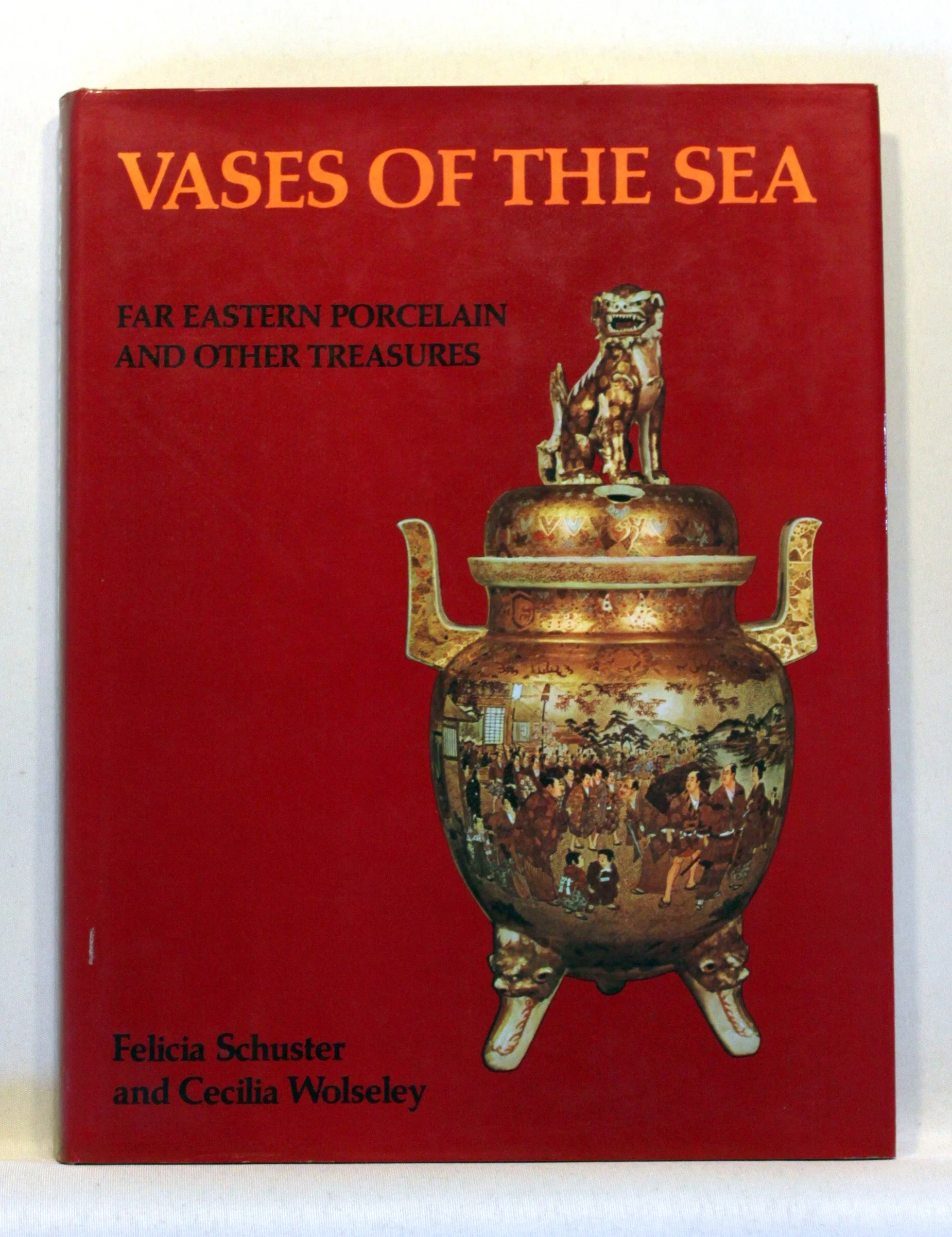 Vases of The Sea. Far eastern porcelain and other treasures