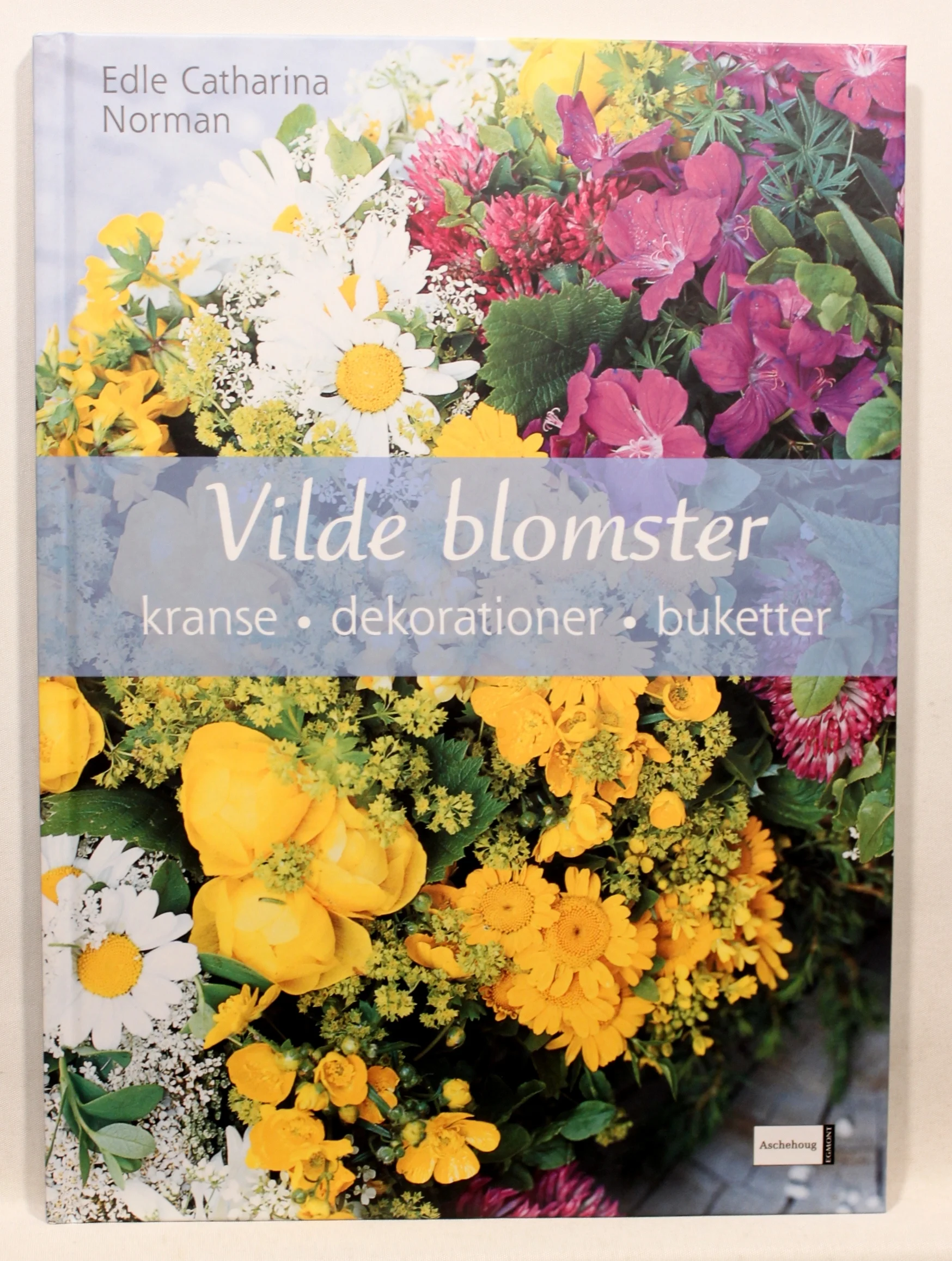 Vilde blomster. Kranse – dekorationer – buketter.