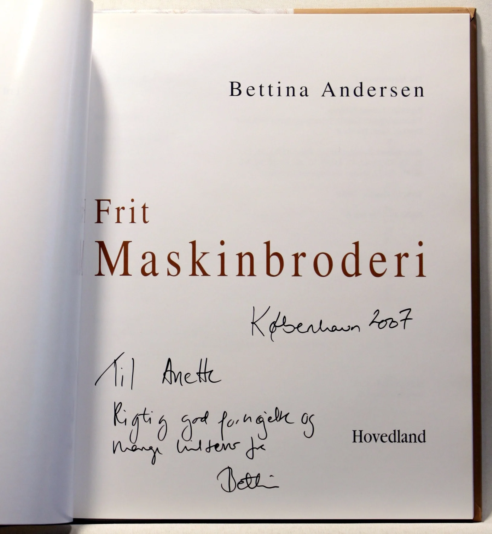 Frit maskinbroderi
