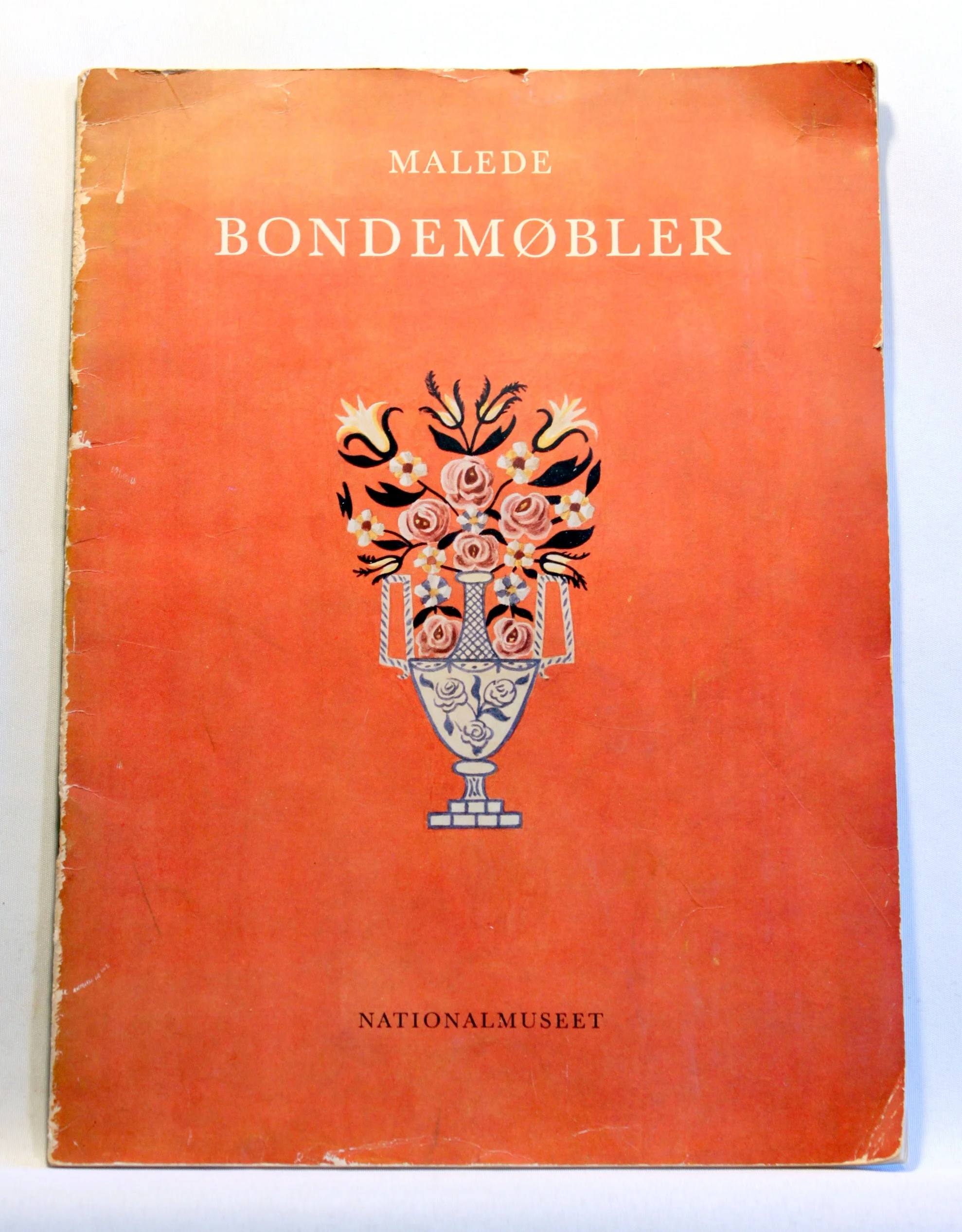 Malede Bondemøbler
