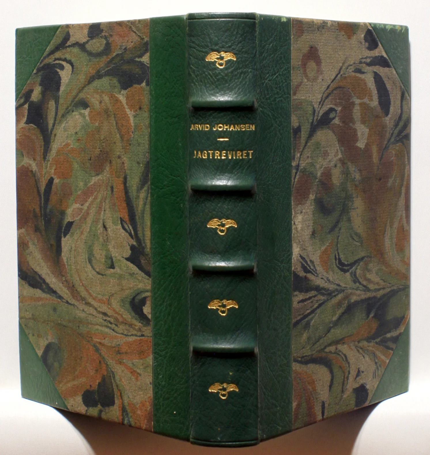 Jagtreviret. Reviret og vildtets pleje. Rovvildt og dets fangst.