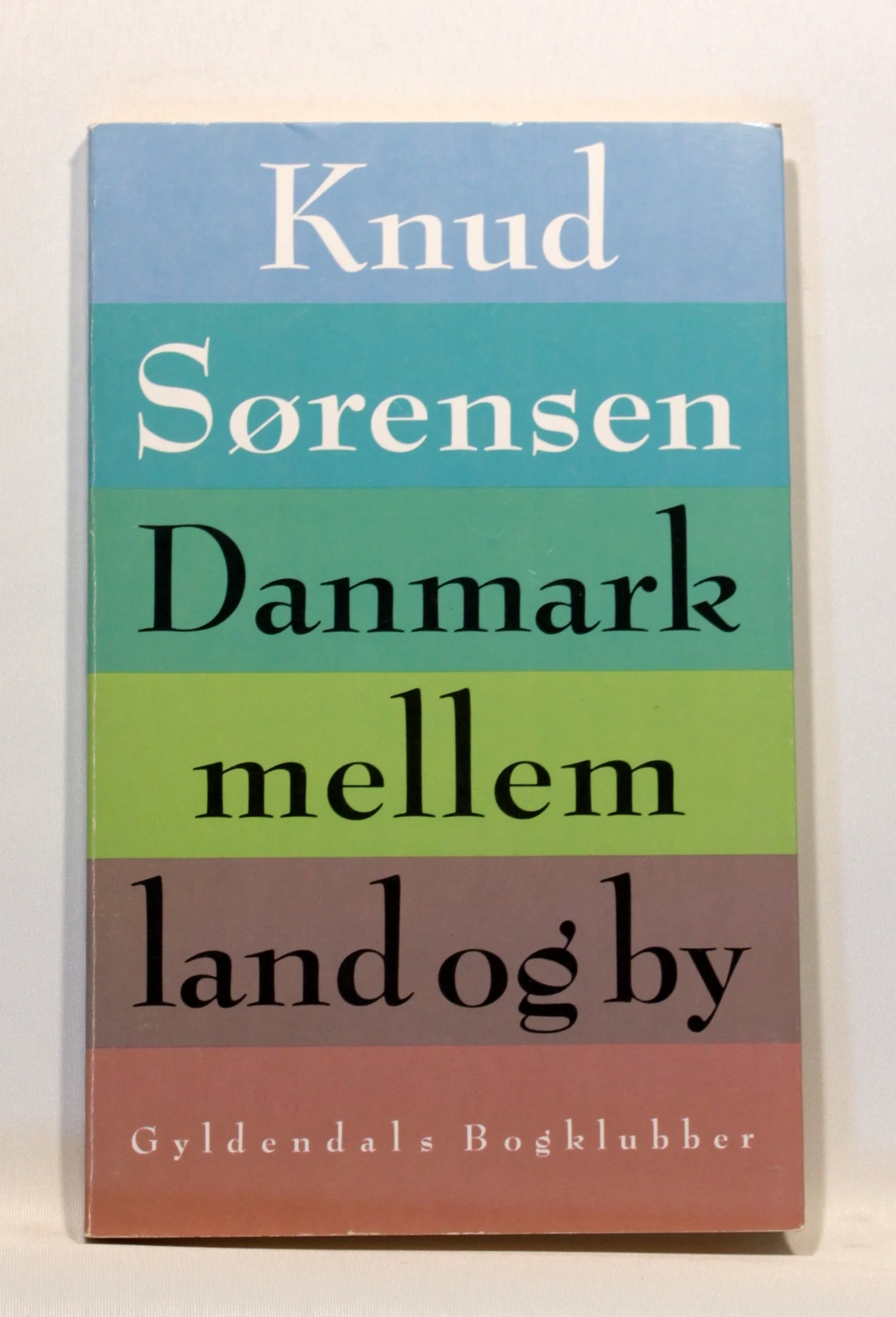 Danmark mellem land og by