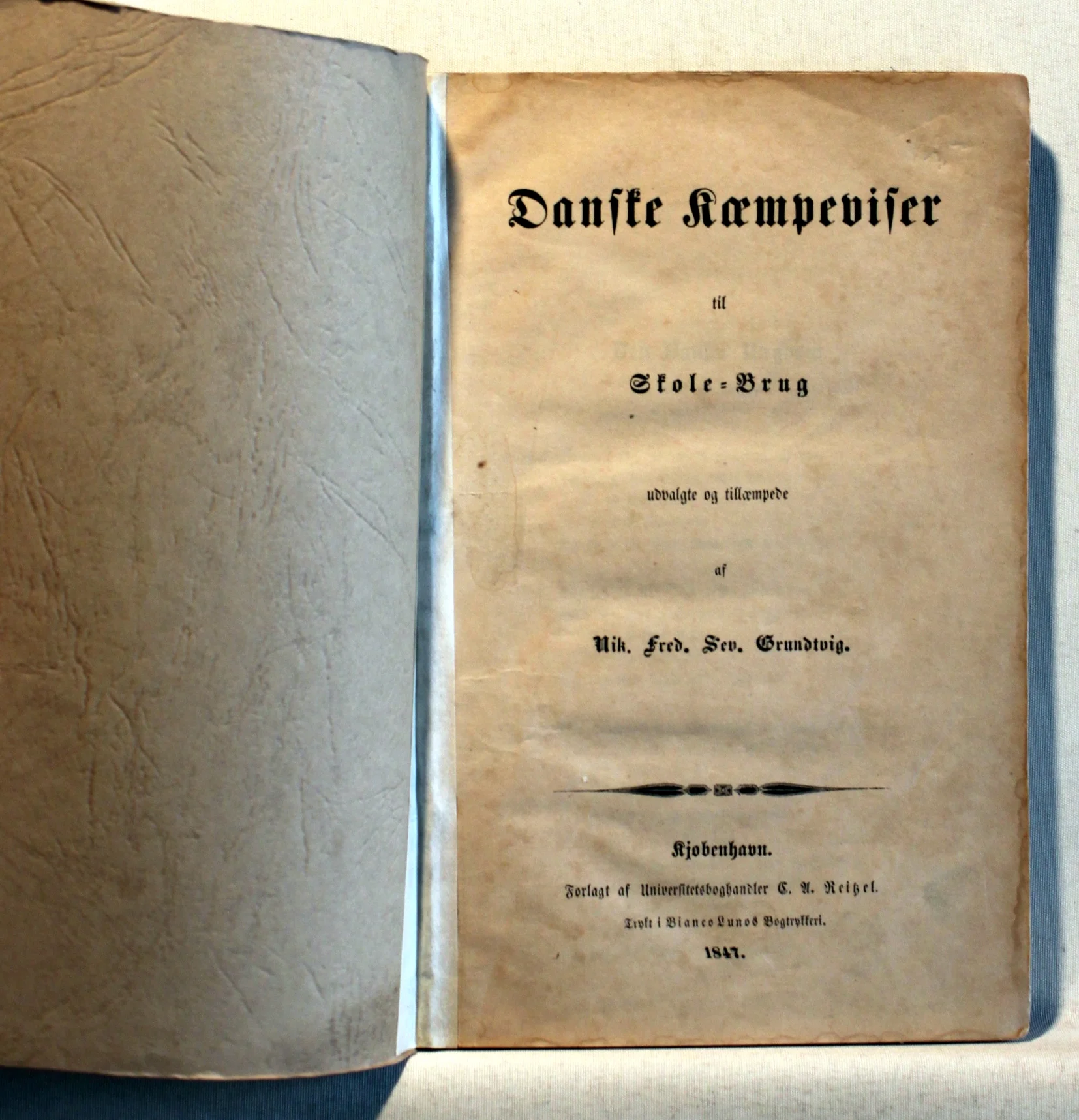 Danske kæmpeviser til skolebrug