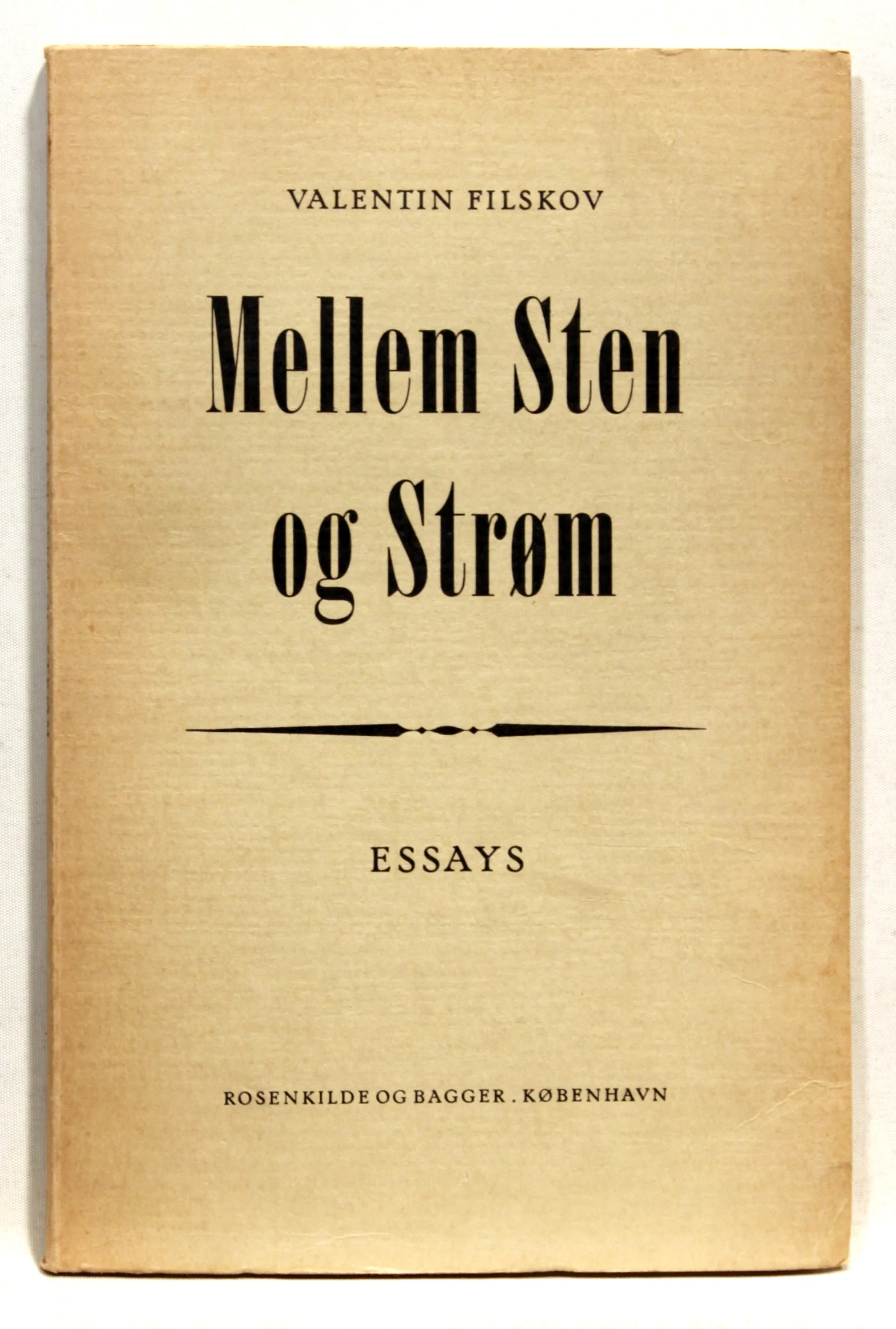 Mellem Sten og Strøm