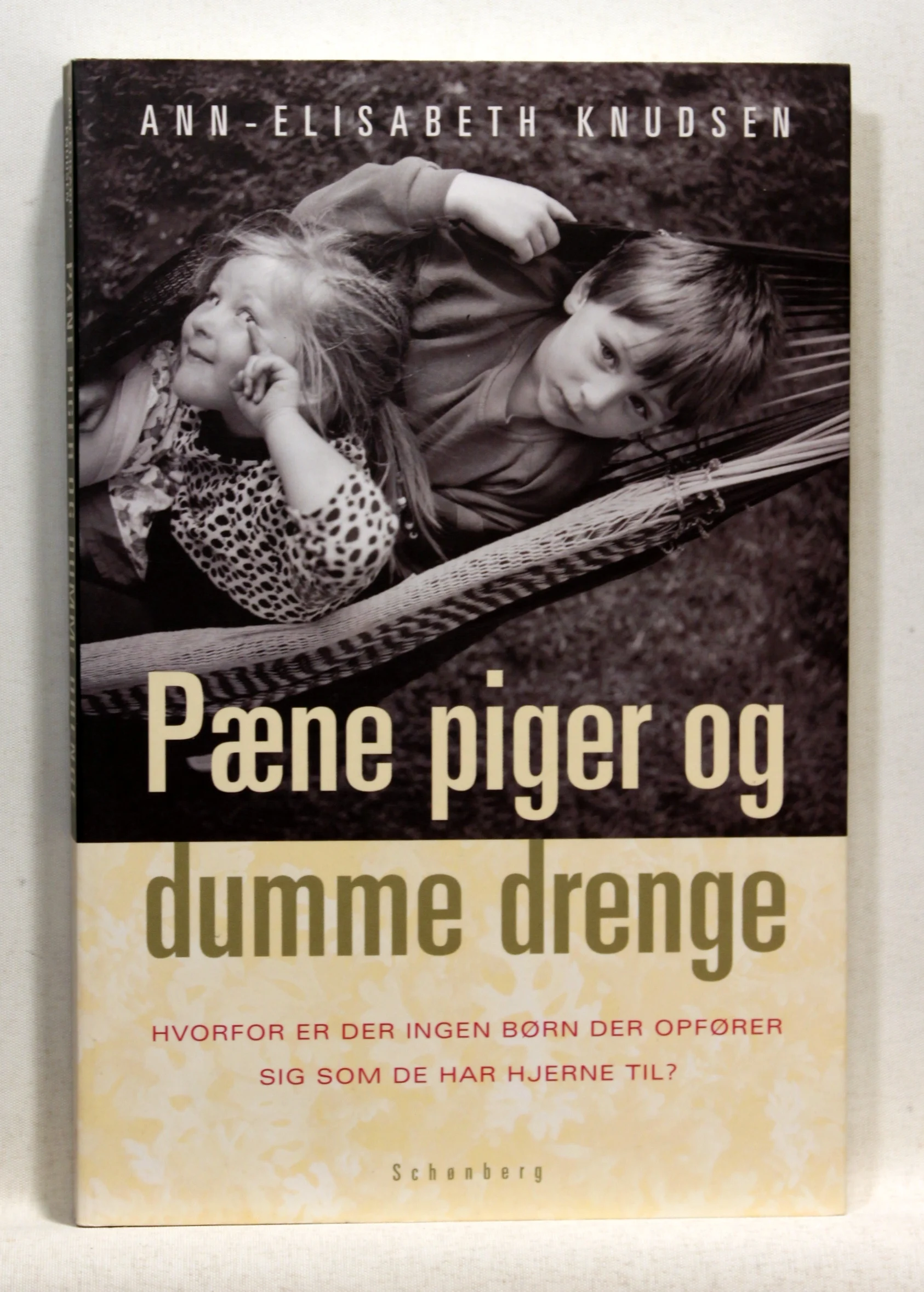 Pæne piger og dumme drenge