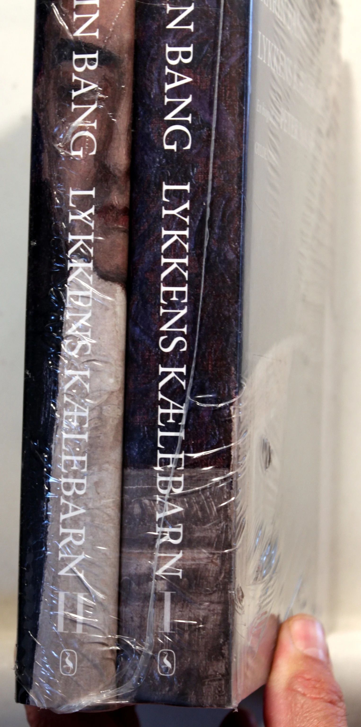 Lykkens kælebarn. 2 Bind