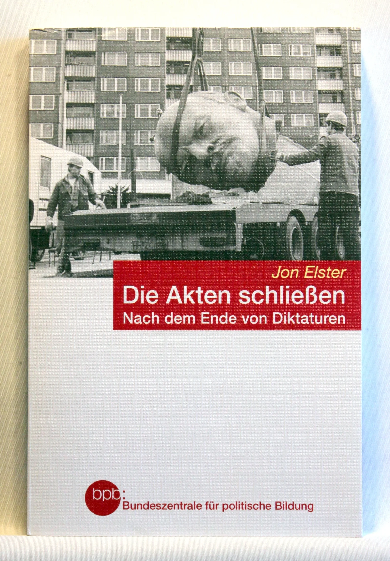 Die Akten Schliben Nach Dem Ende Von Diktaturen