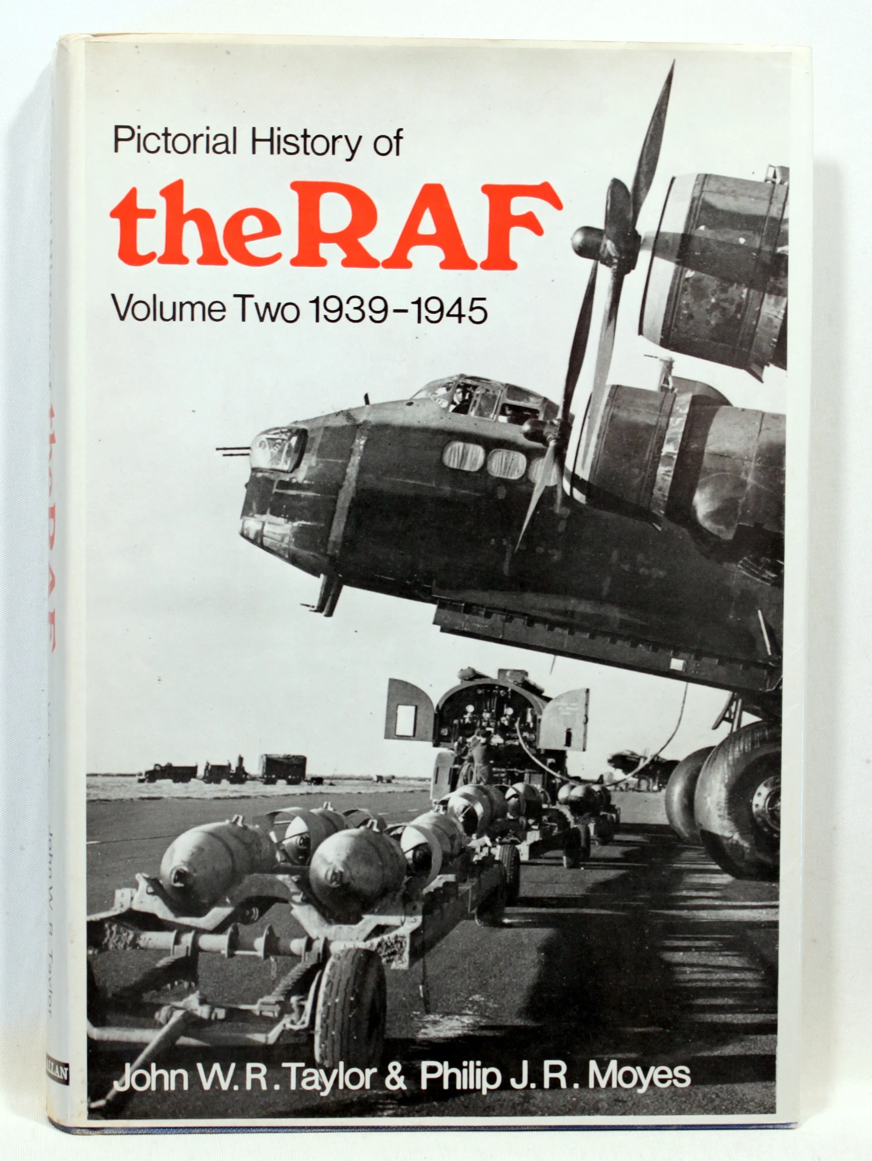 Pictorial history of The R.A.F. Volume 2. 1939-1945