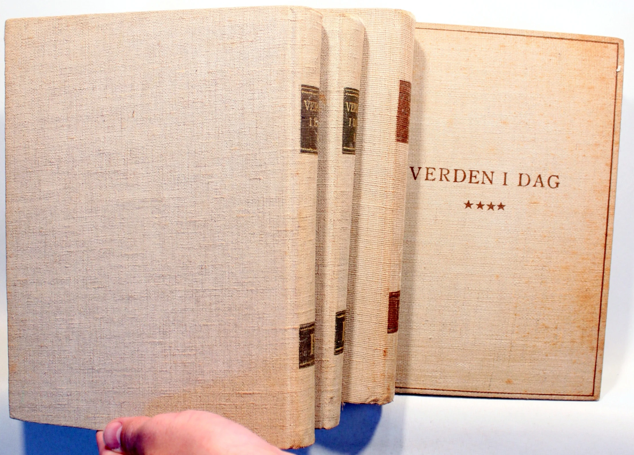 Verden i dag. Vor egen tids historie 1-4