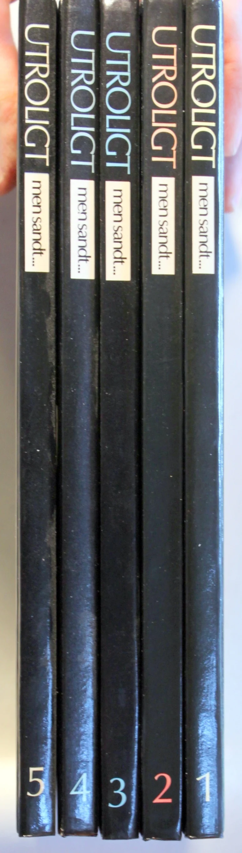 Utrolig men sandt – Besynderlige Beretninger og Forbavsende Fakta fra hele Verden. Bind 1-5