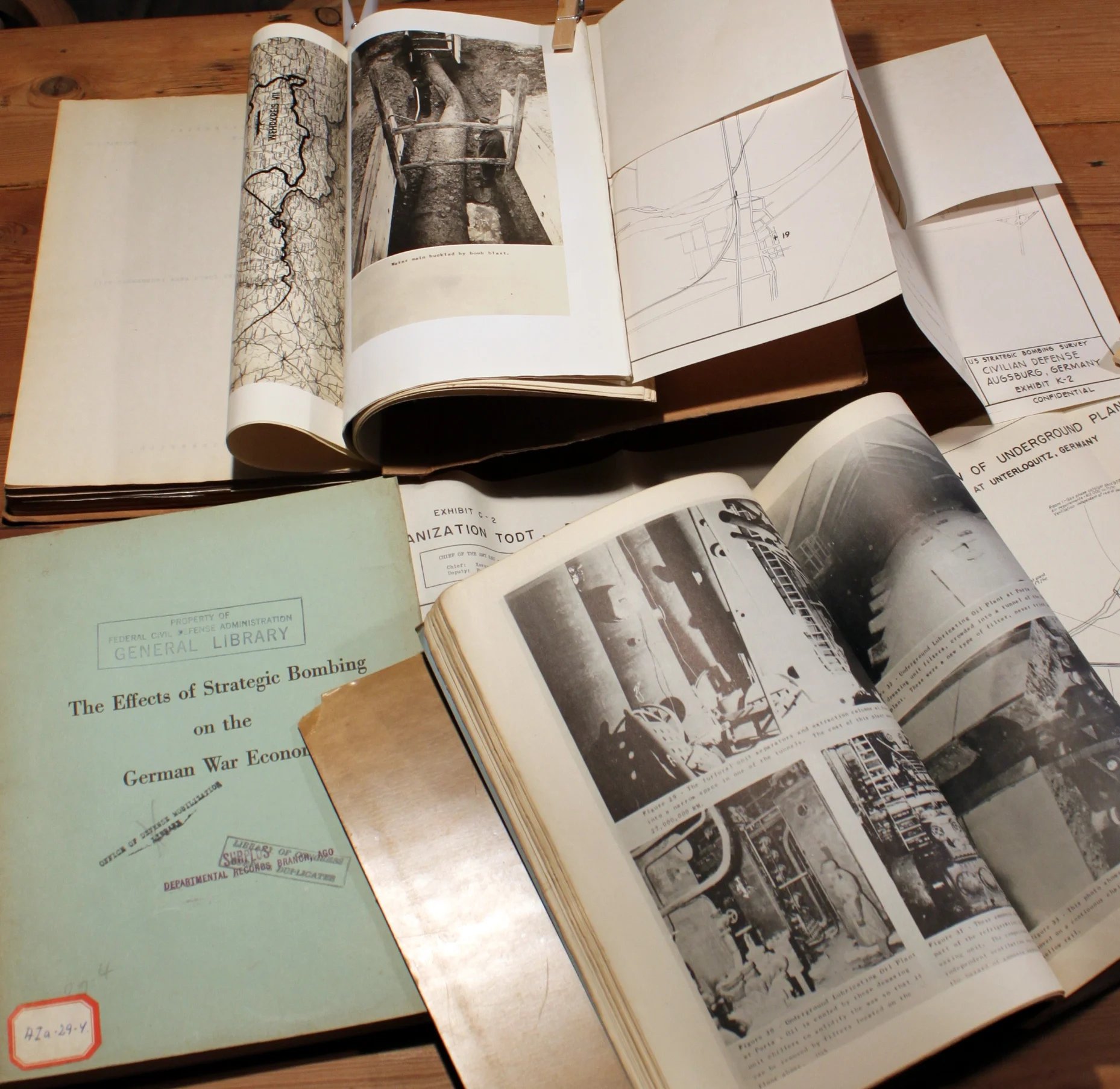 The Effects of Strategic Bombing on The German War Economt. U. S. Strategic Bombing Survey. 4 Stk.