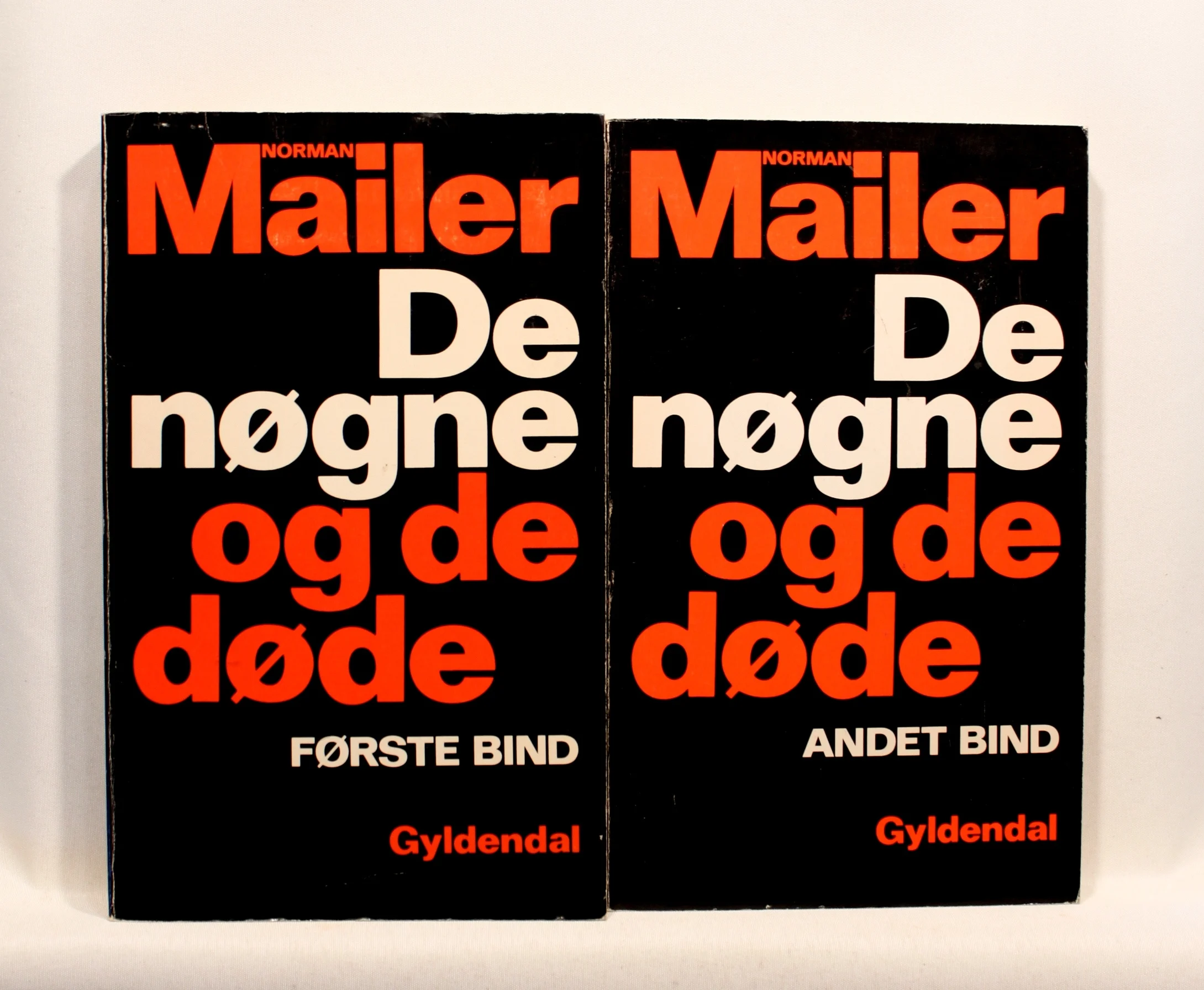 De nøgne og de døde. 2 Bind