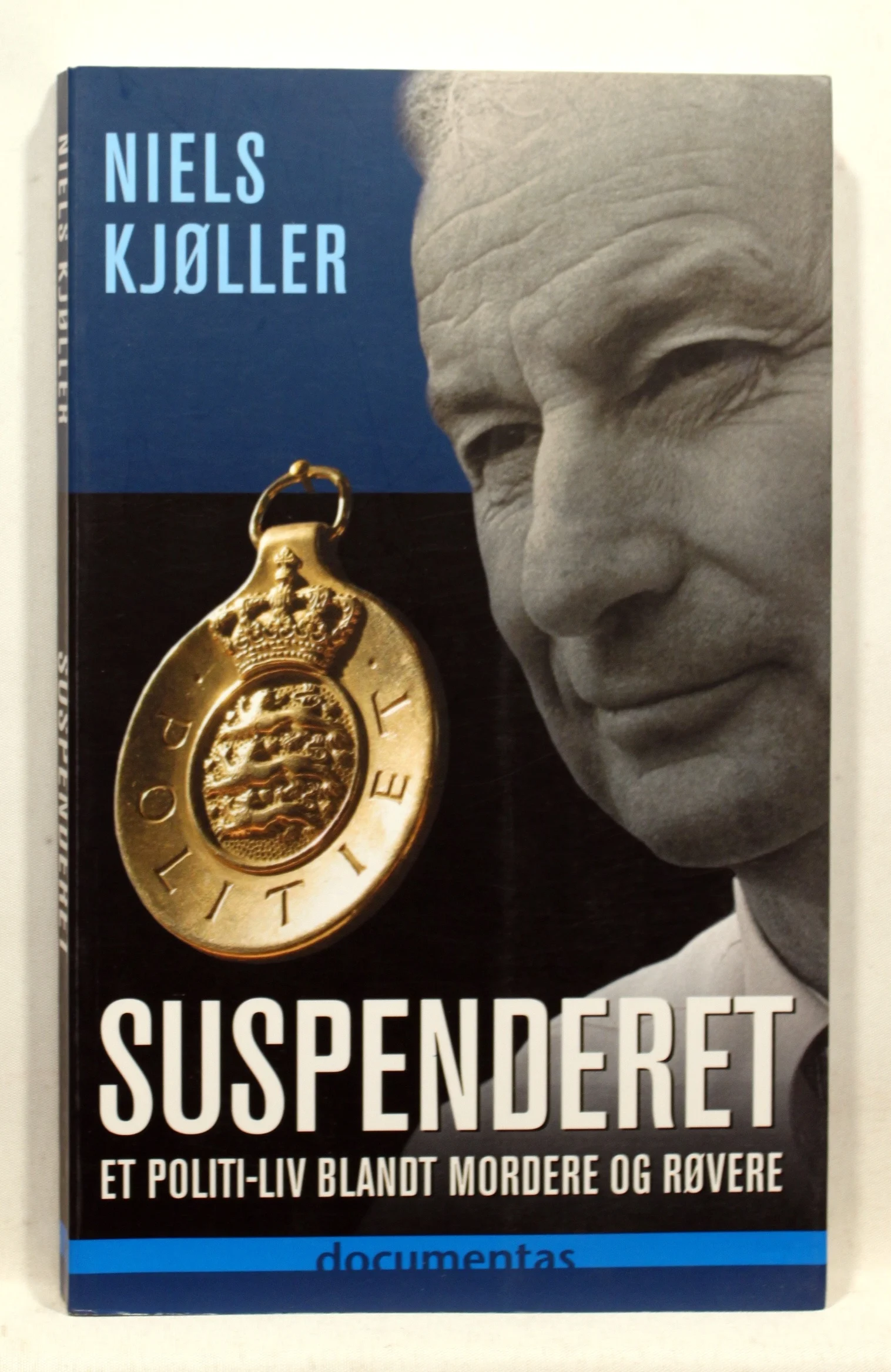 Suspenderet. Et politi-liv blandt mordere og røvere