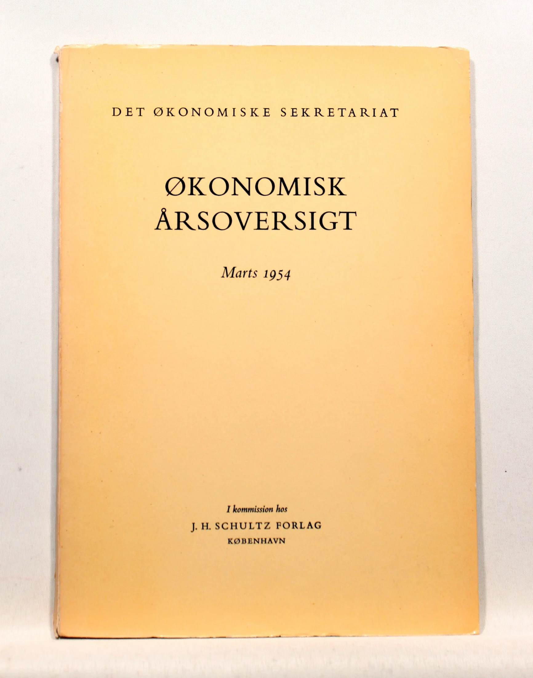 Økonomisk årsoversigt marts 1954
