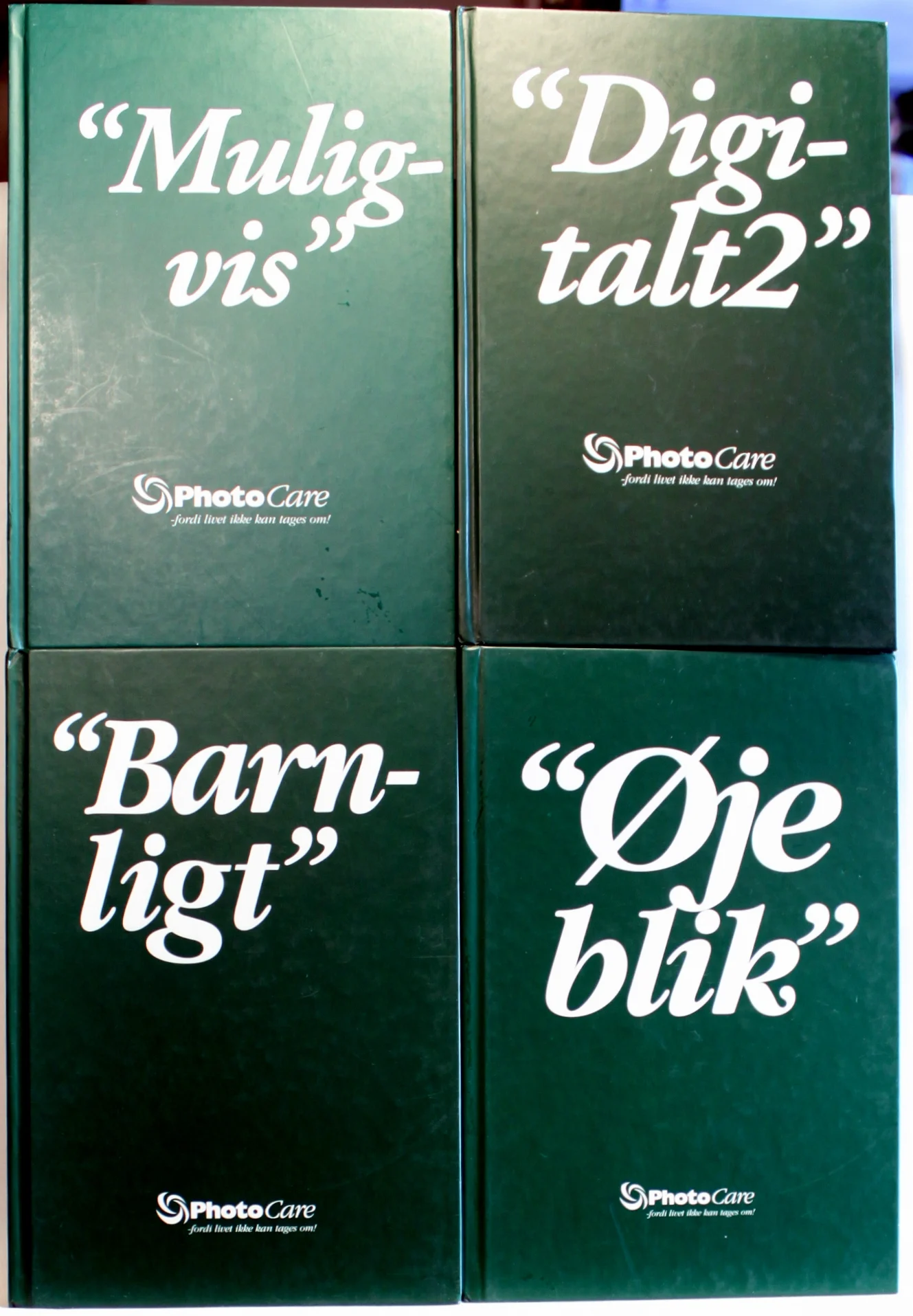 “Muligvis”. “Digitalt2”. “Barnligt”. “Øjeblik”