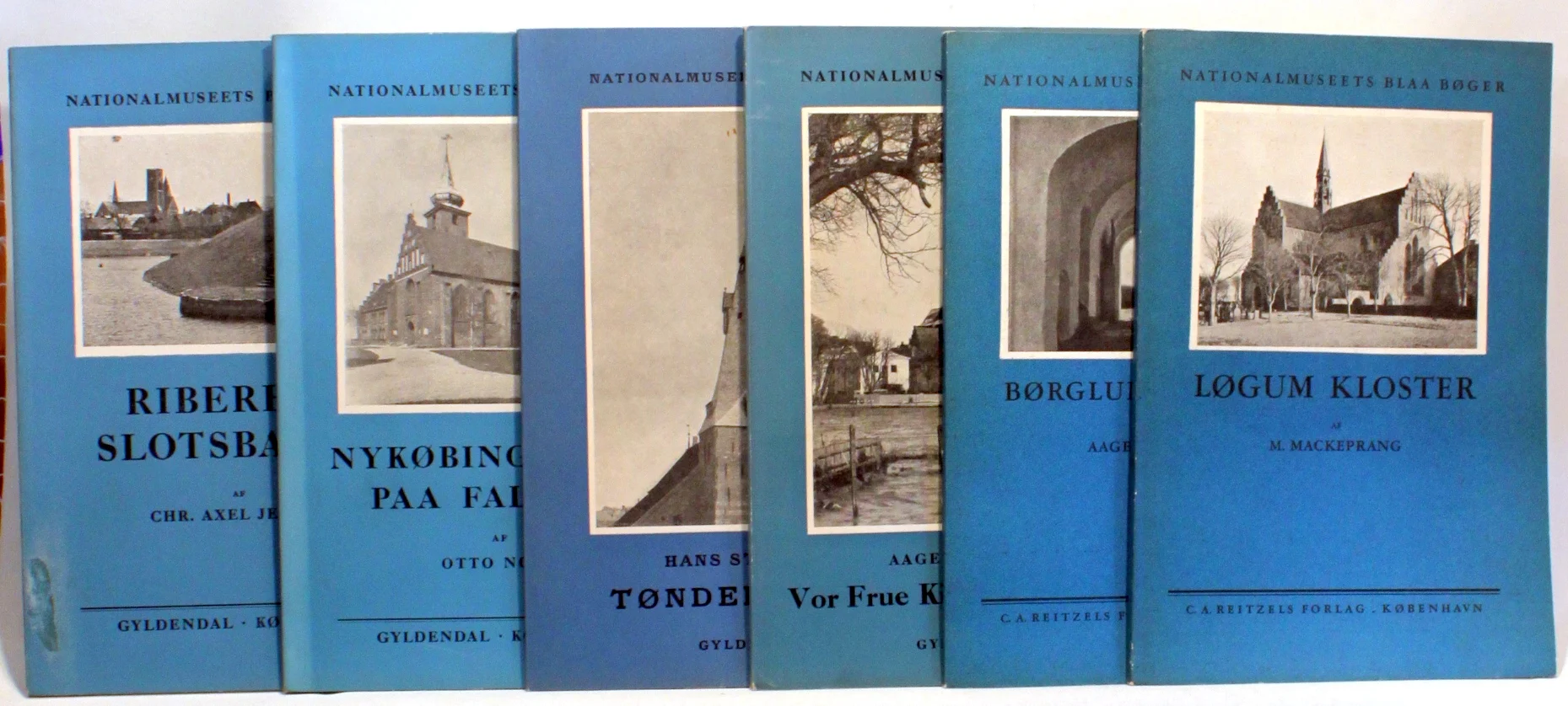 Nationalmuseets blå bøger om Kloster og Kirker. 6 stk.