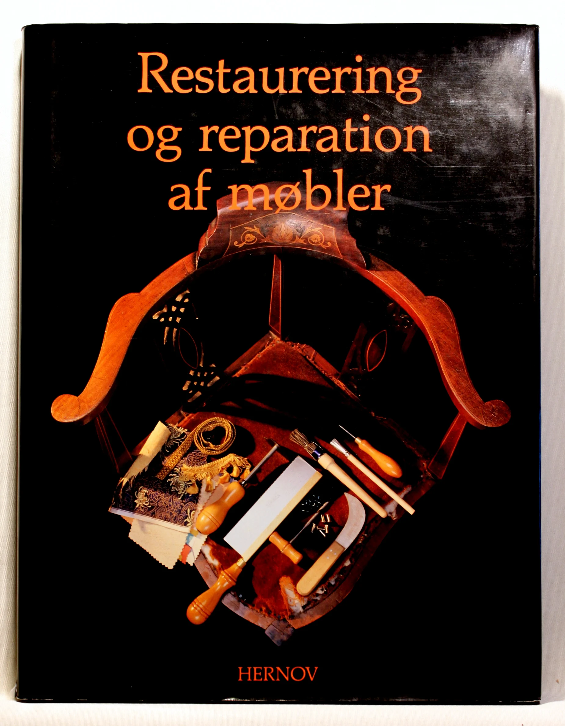 Restaurering og reparation af møbler